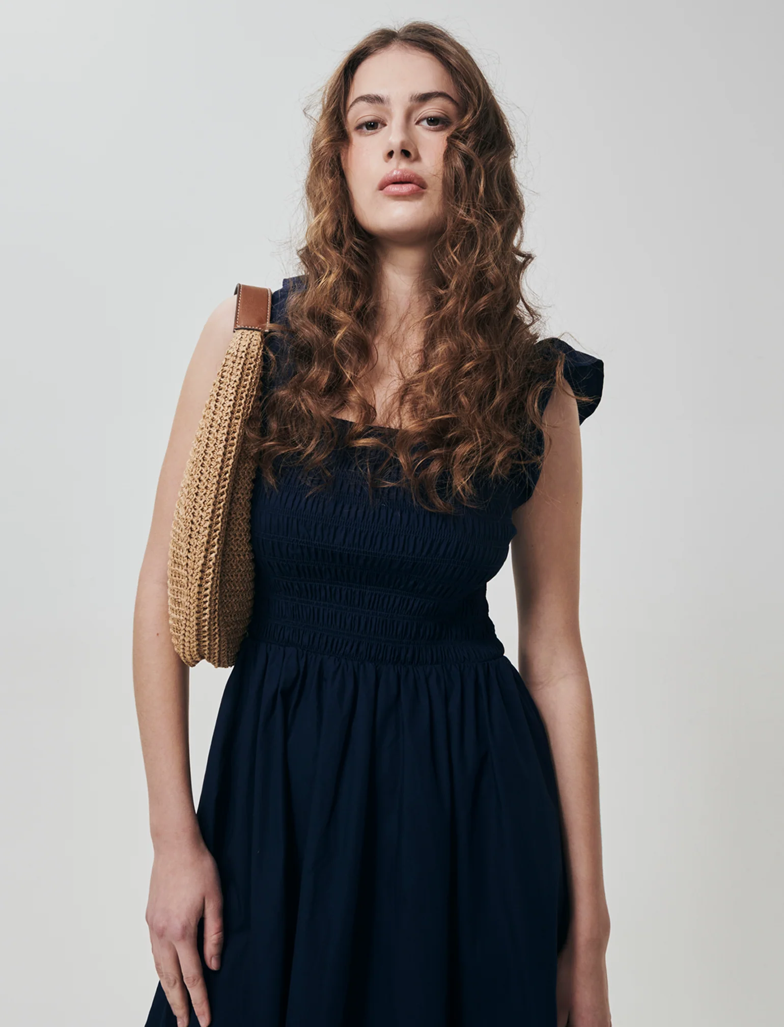Abito lungo con busto smock e volant - Blu