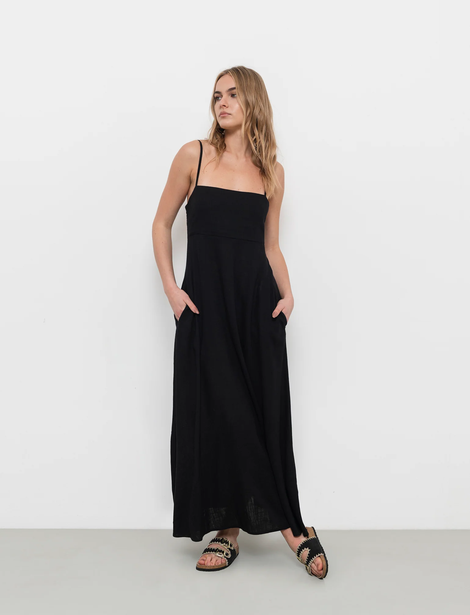 Abito svasato da donna - Nero - Image 2