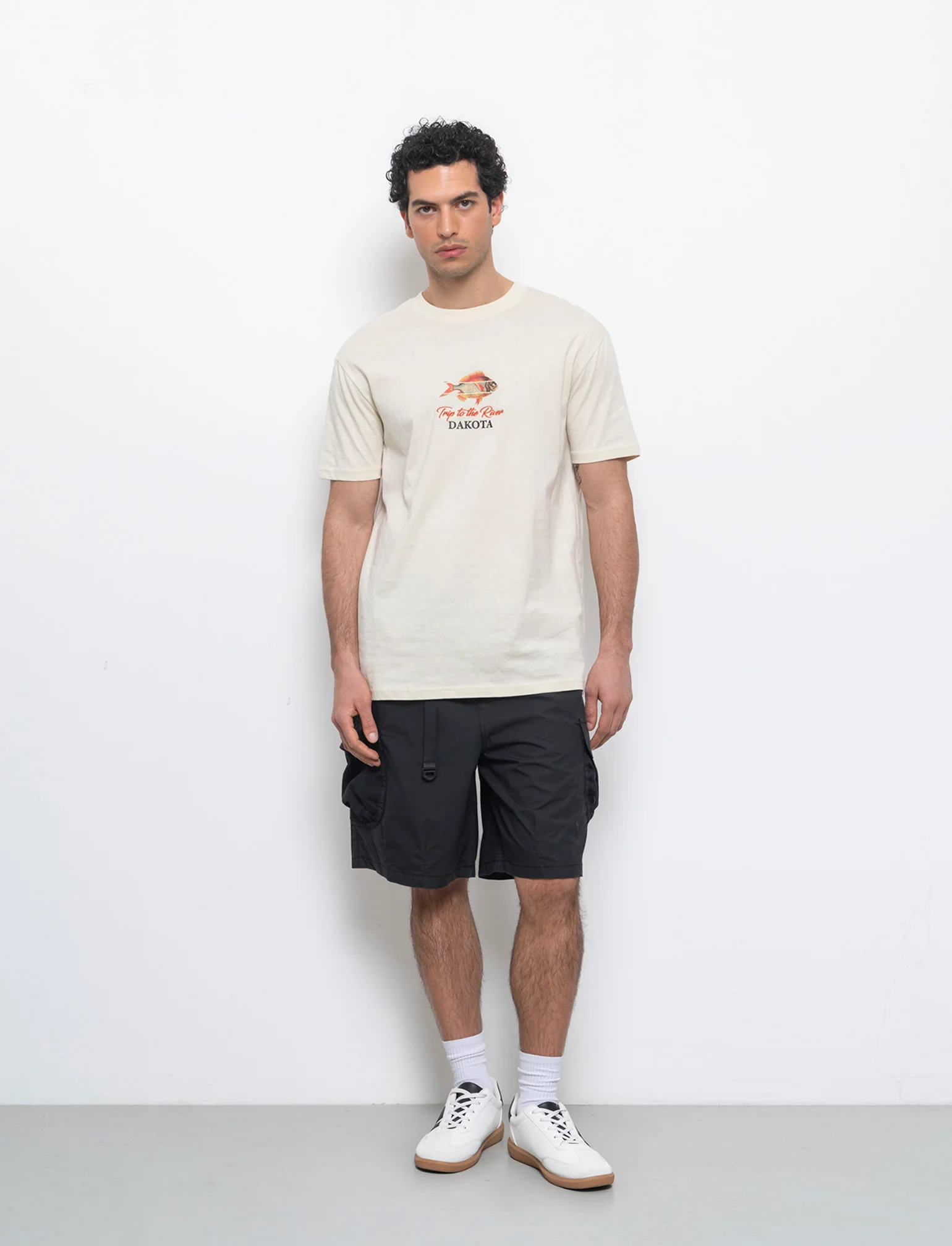 Bermuda cargo con cinturino relaxed fit da uomo - Nero - Image 3