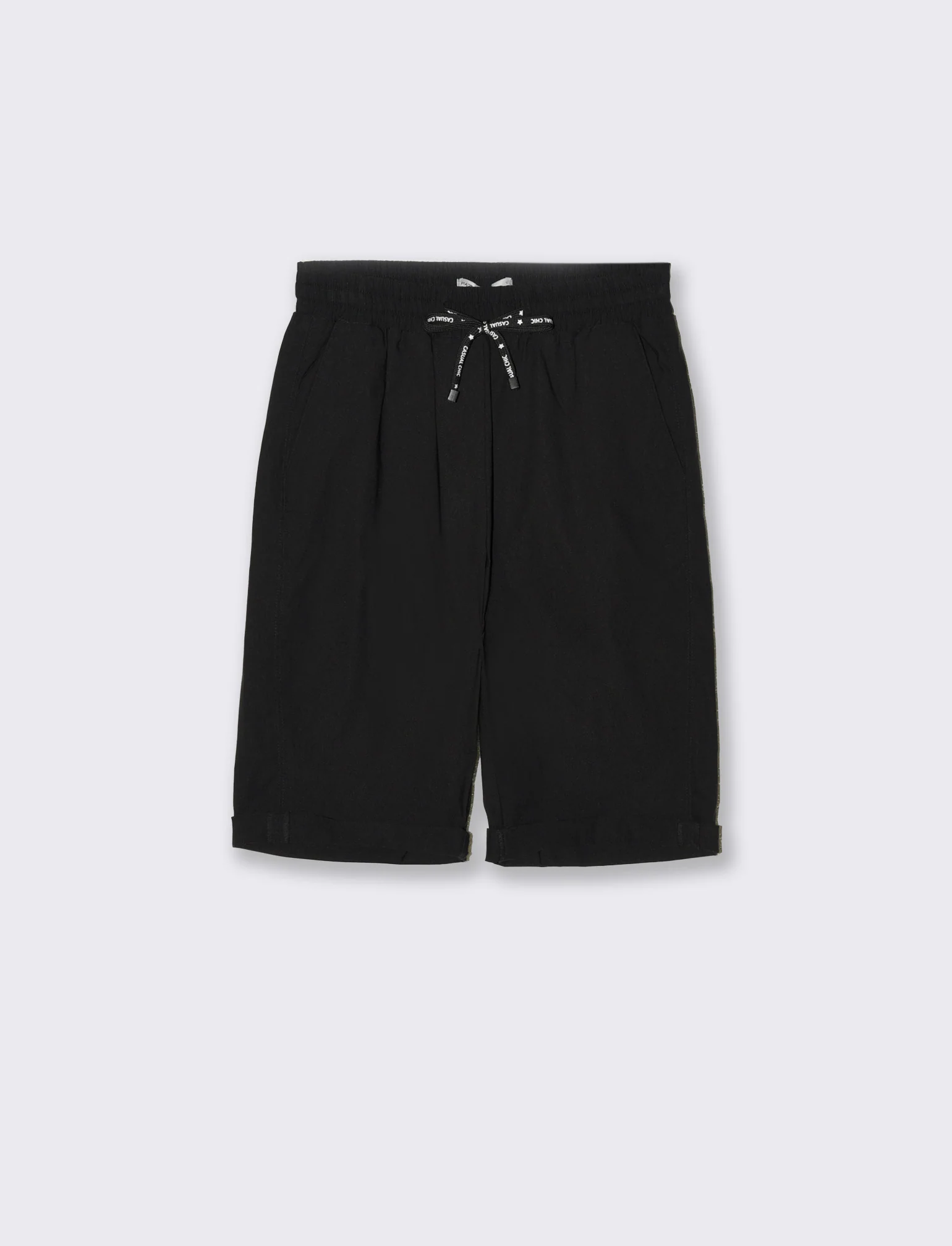 Bermuda con risvolto da donna - Nero
