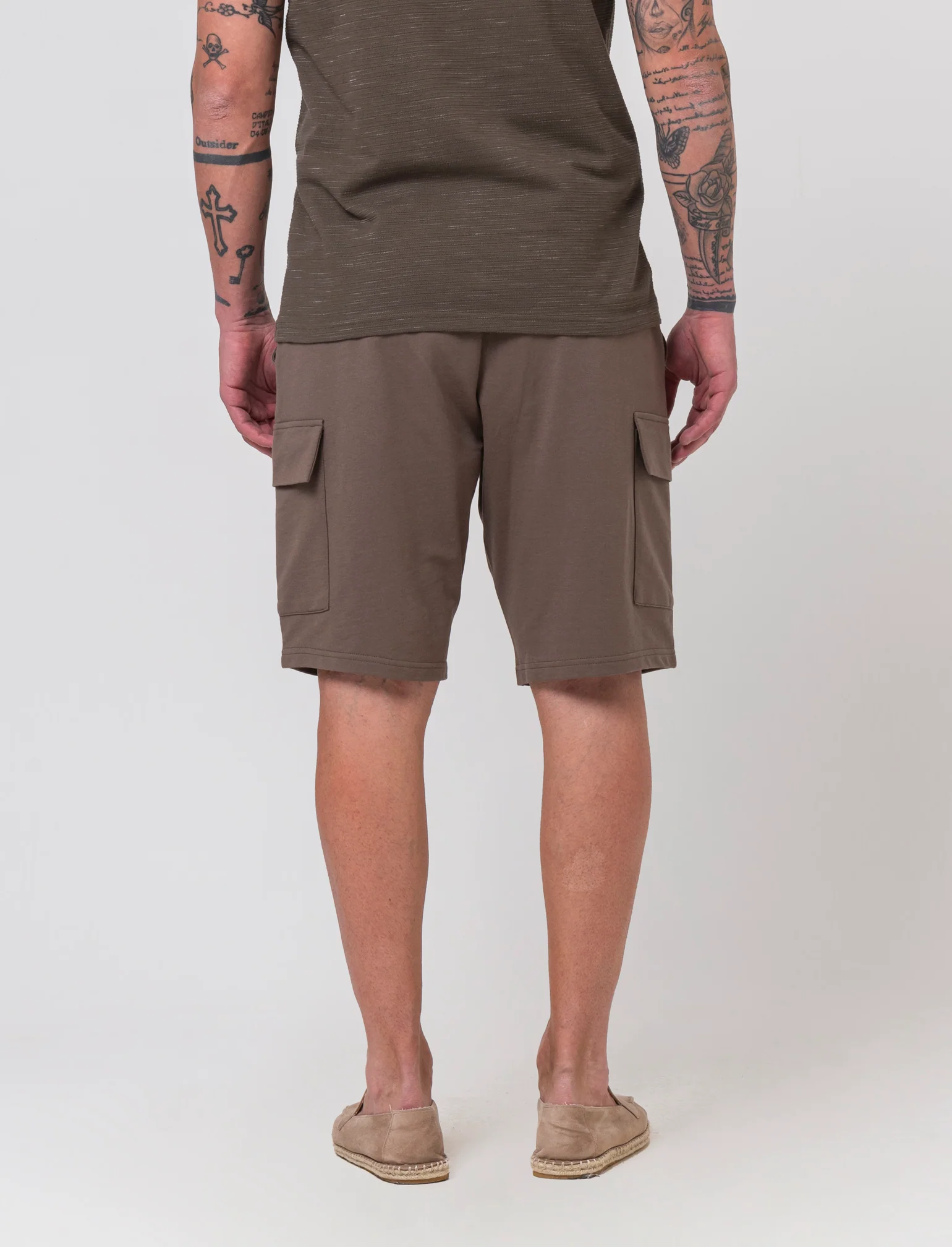 Bermuda in felpa con vita jogger da uomo - Grigio fango - Image 2