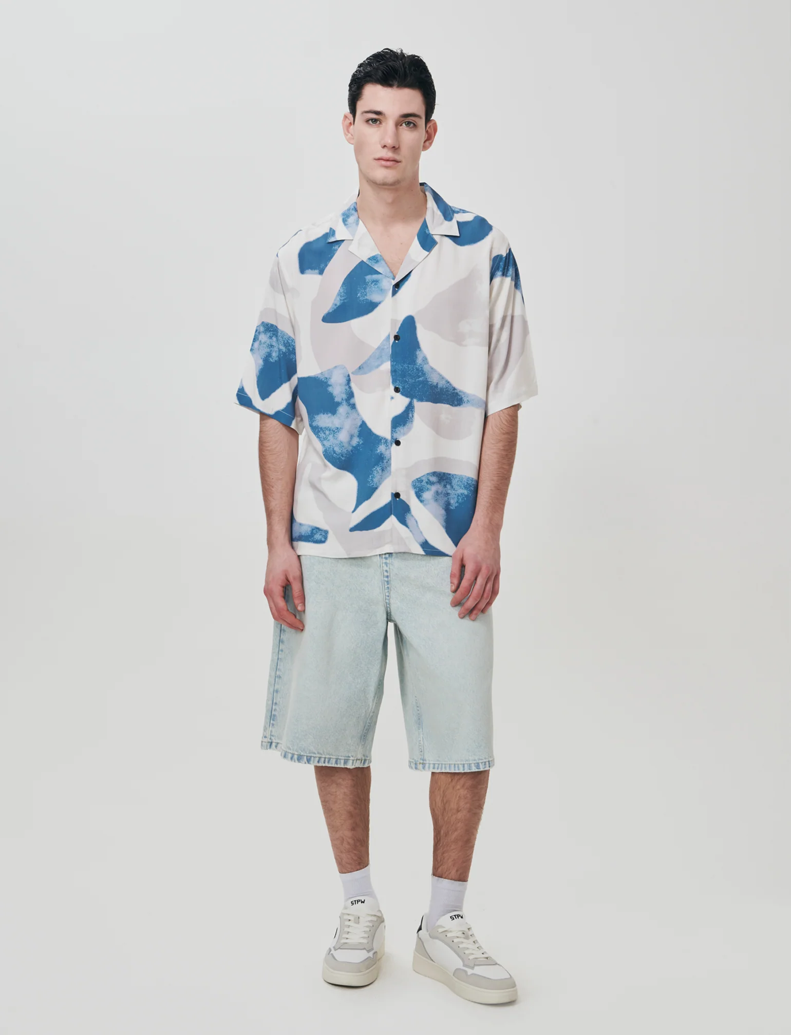 Bermuda Jeans Skater Fit in Denim Slavato - Denim chiaro - Image 3