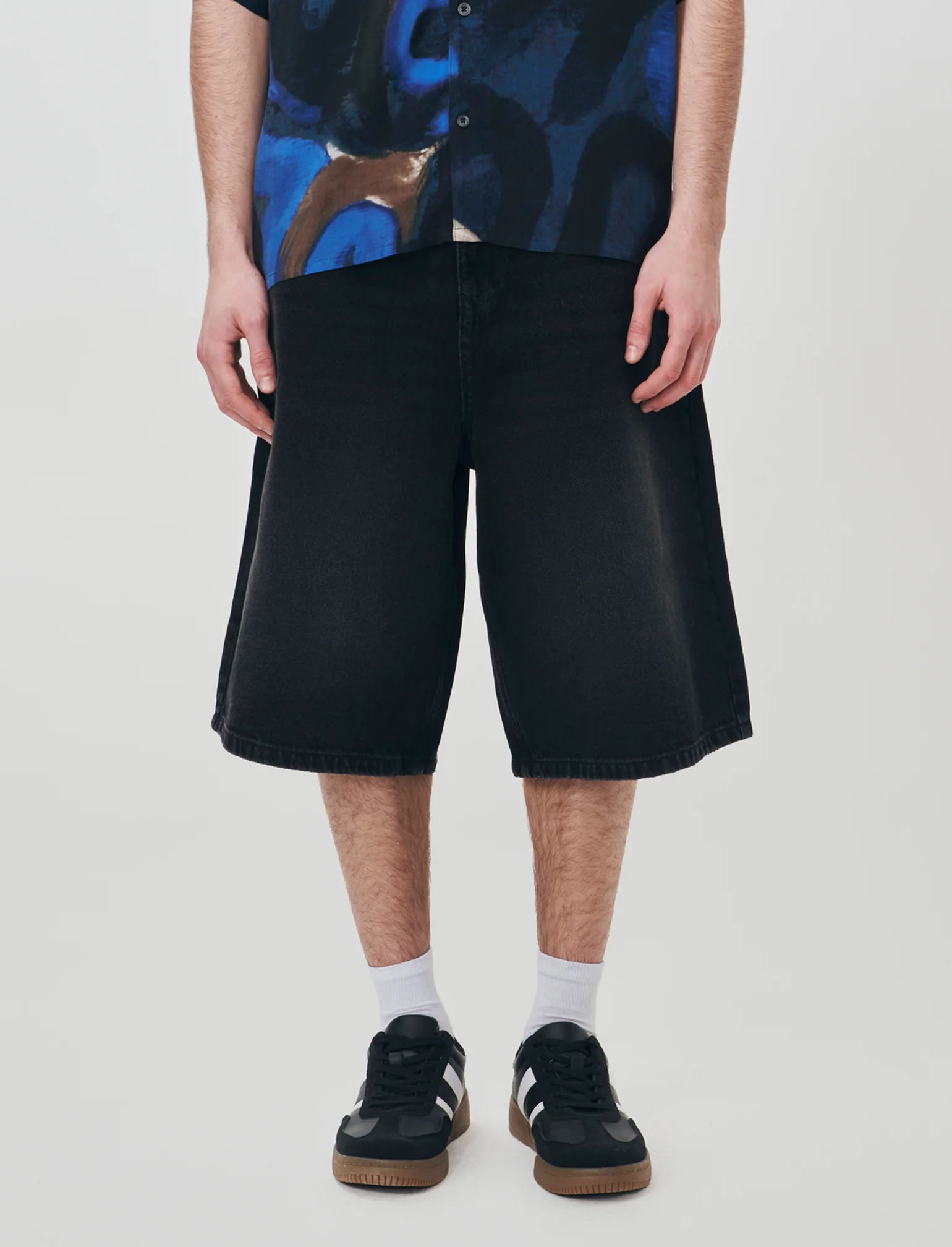 Bermuda Jeans Skater Fit in Denim Slavato - Nero - Image 4