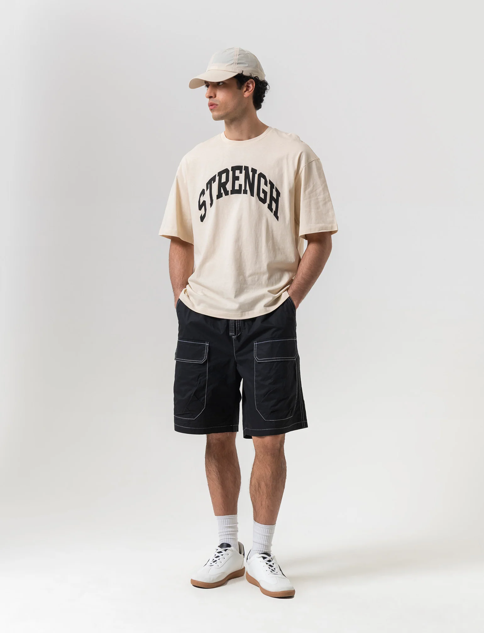 Bermuda jogger cargo relaxed fit da uomo - Nero - Image 3