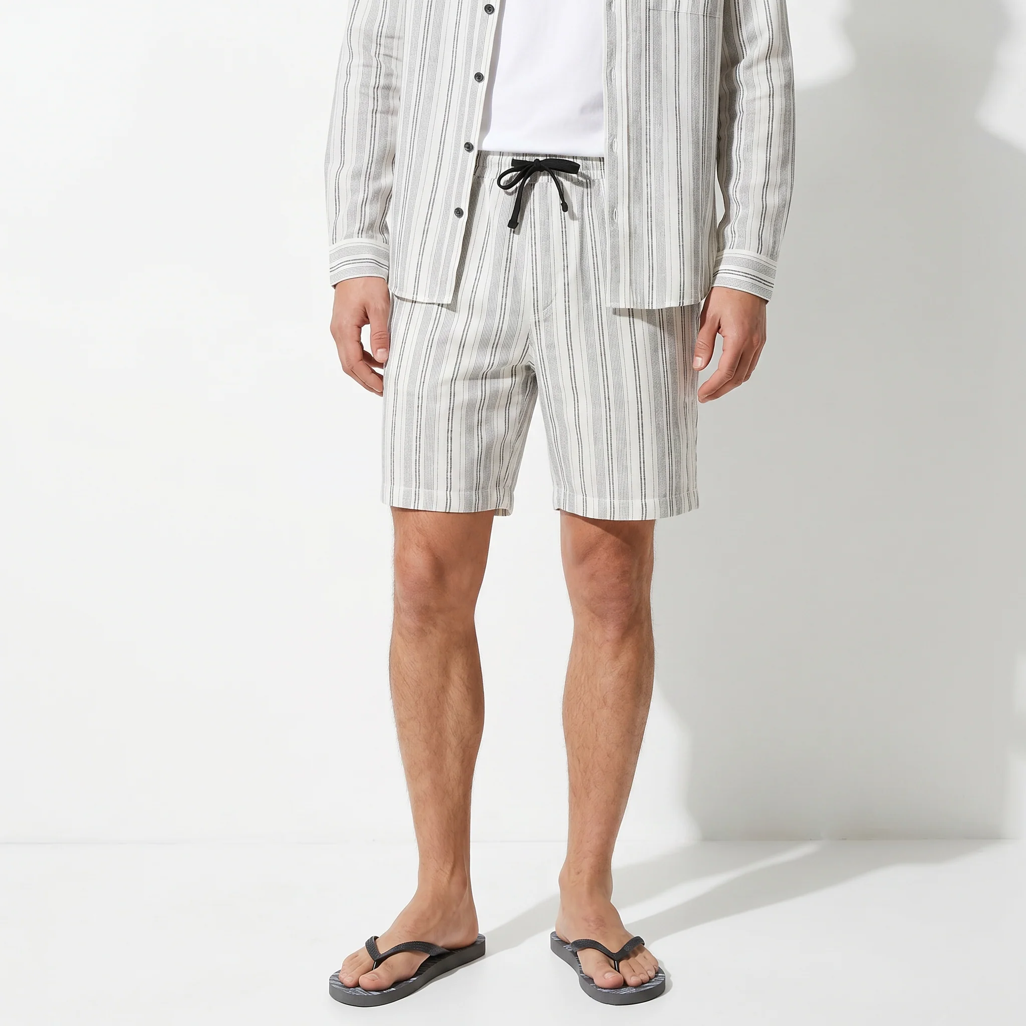 Bermuda Jogger Fantasia a Righe Regular Fit - Bianco - Image 3