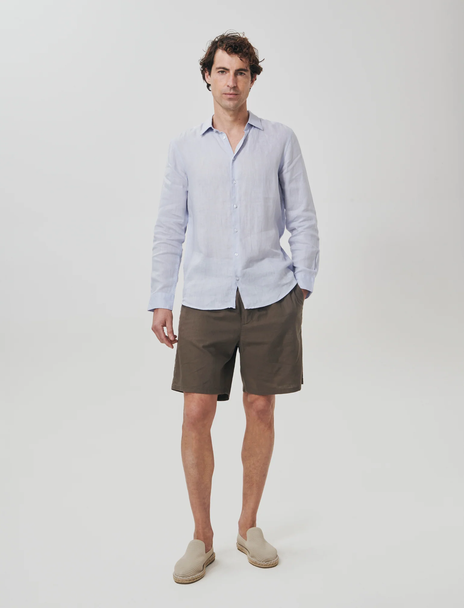Bermuda Jogger in Misto Lino con Tasca - Grigio fango - Image 3