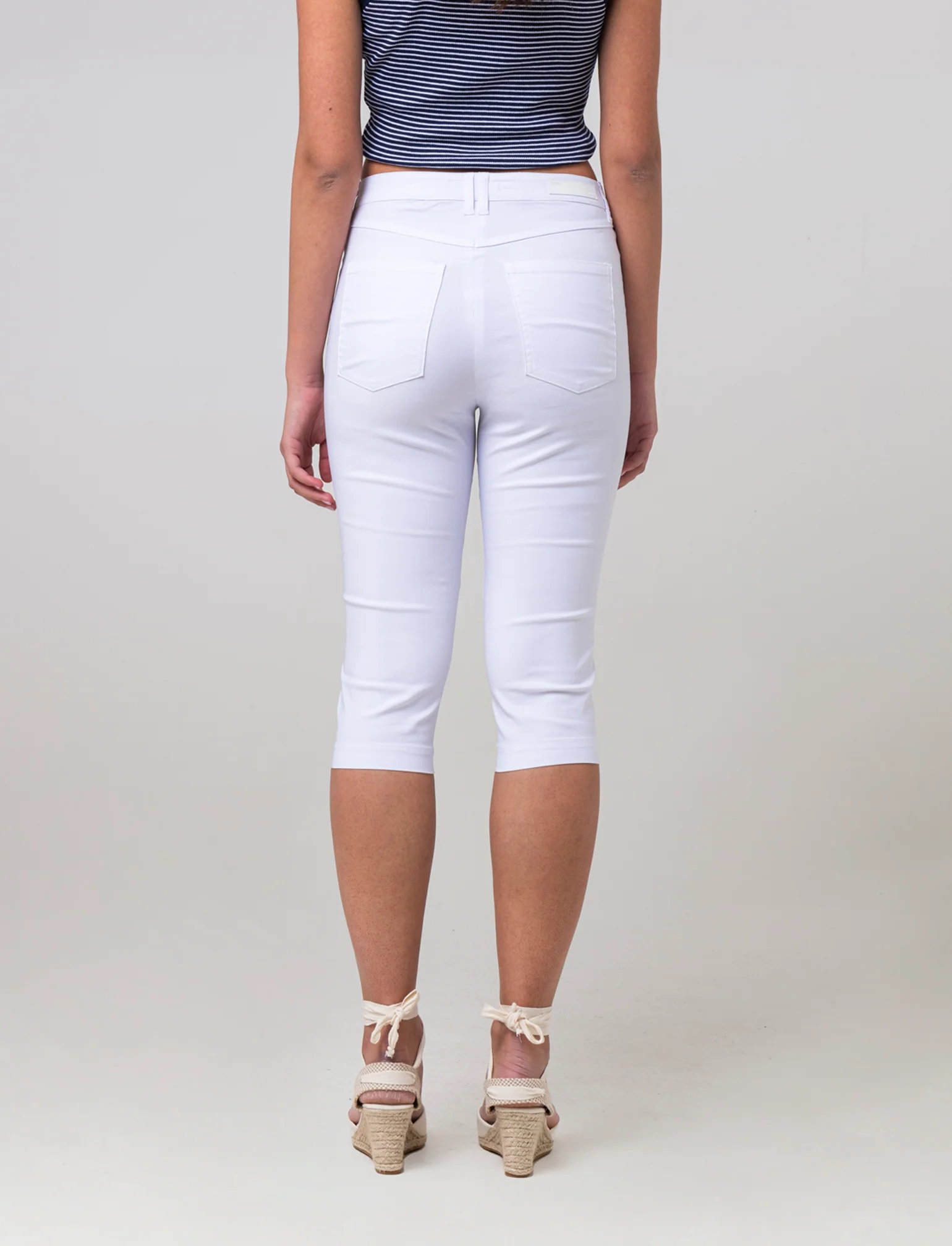 Bermuda modello capri da donna - Bianco - Image 2