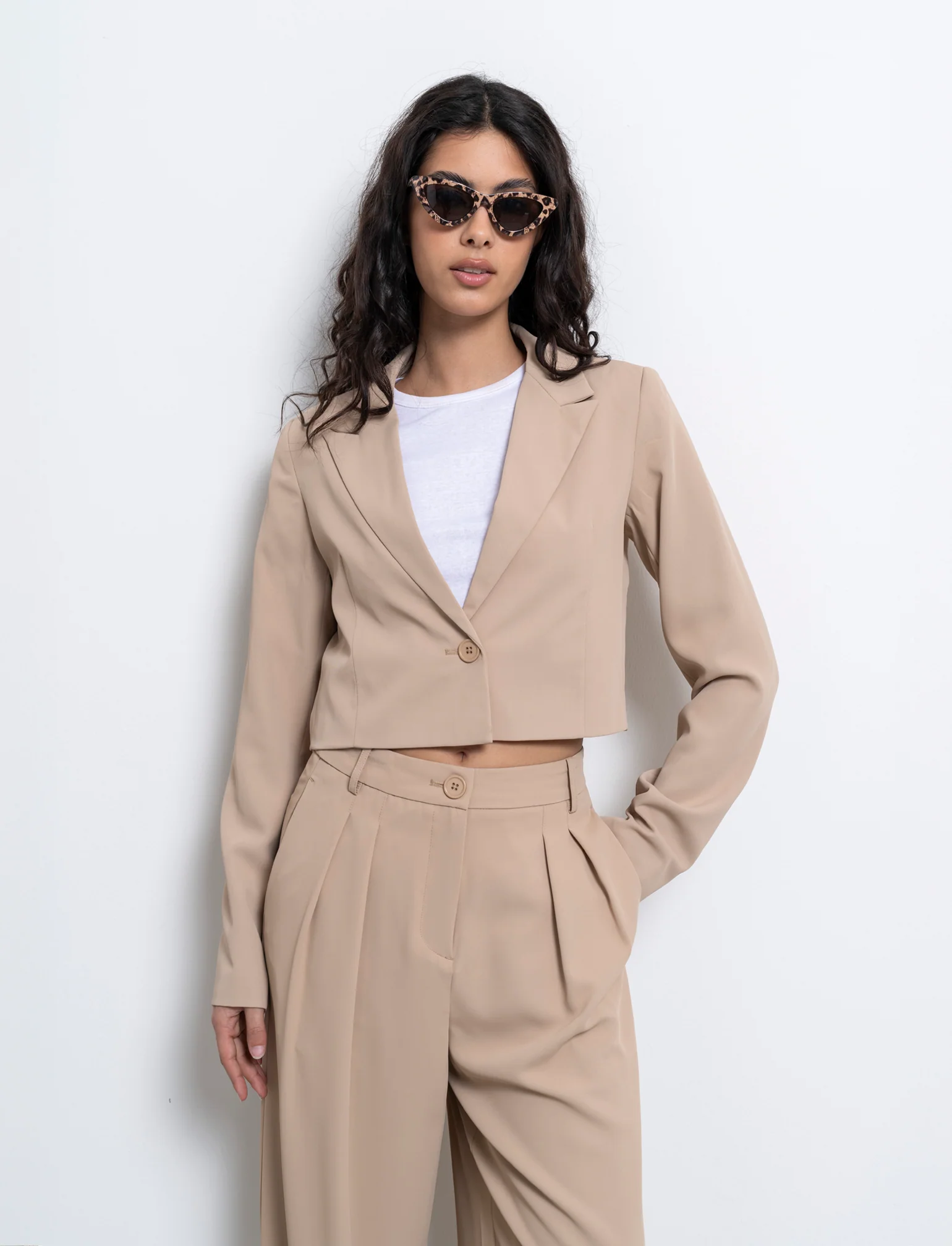 Blazer crop da donna - Beige - Image 2