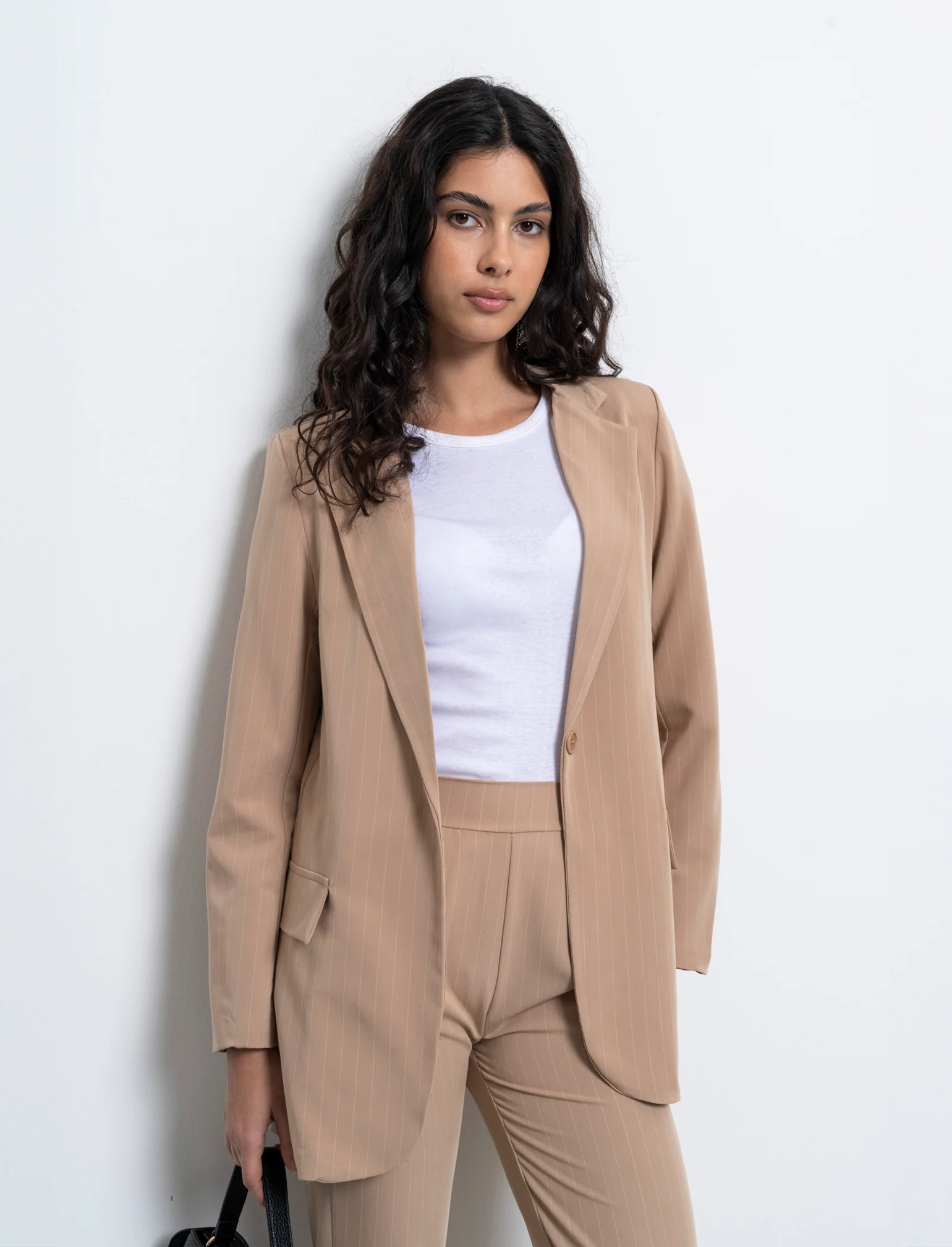 blazer in tessuto rigato con bottone sul davanti - Beige - Image 3