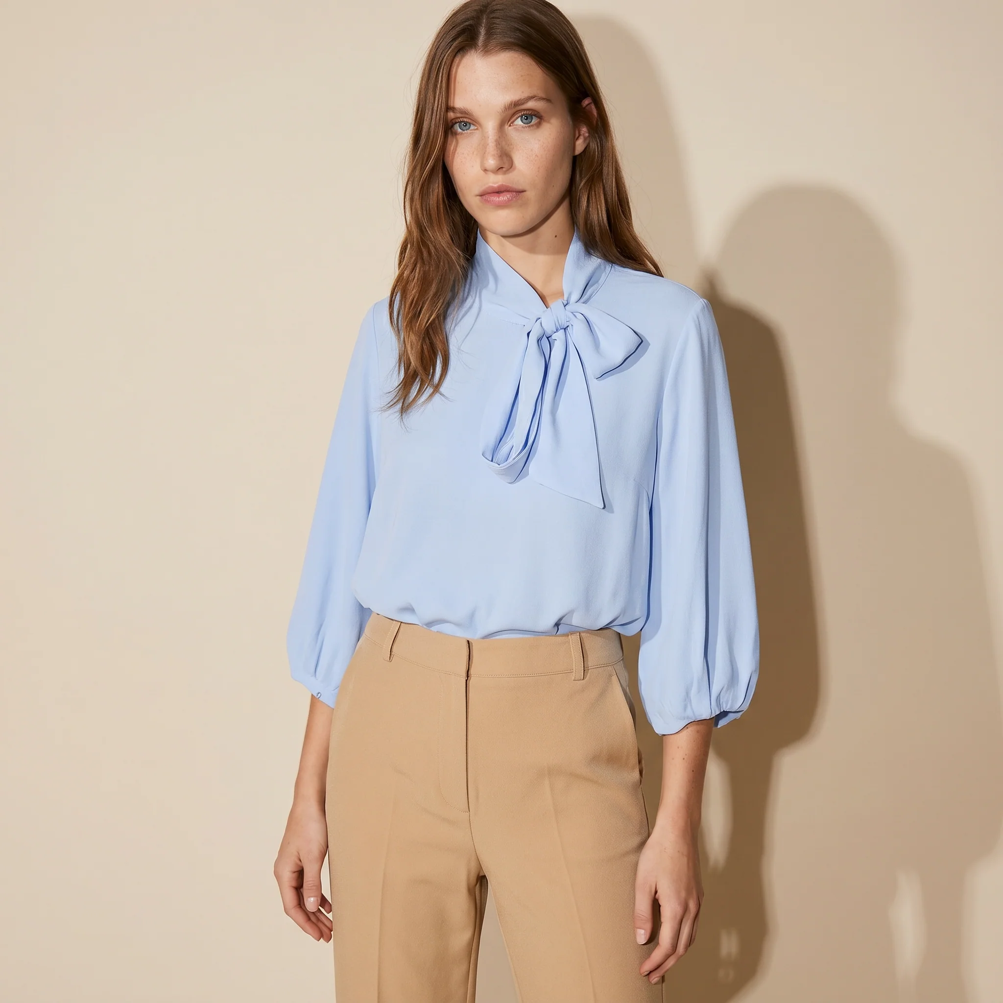 Blusa cropped con fiocco e maniche 3/4 - Celeste - Image 4