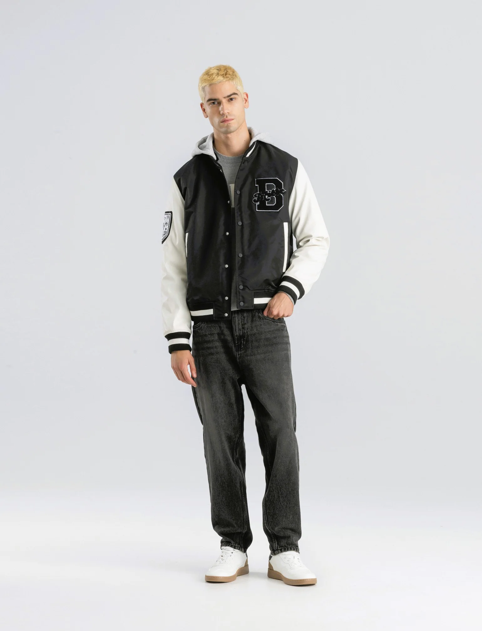 BOMBER VARSITY CON CAPPUCCIO - Nero - Image 4