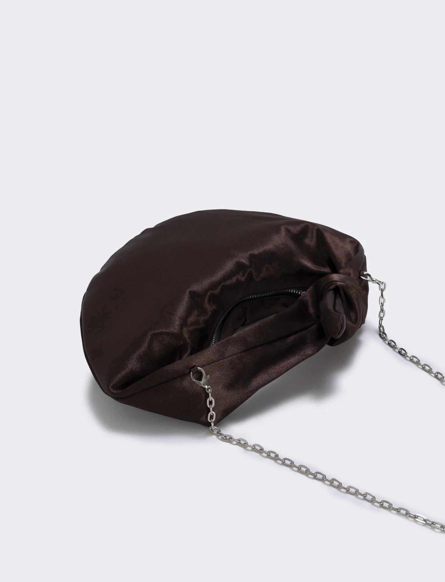 Borsetta satin con nodo e tracollina elegante - Moro - Image 2