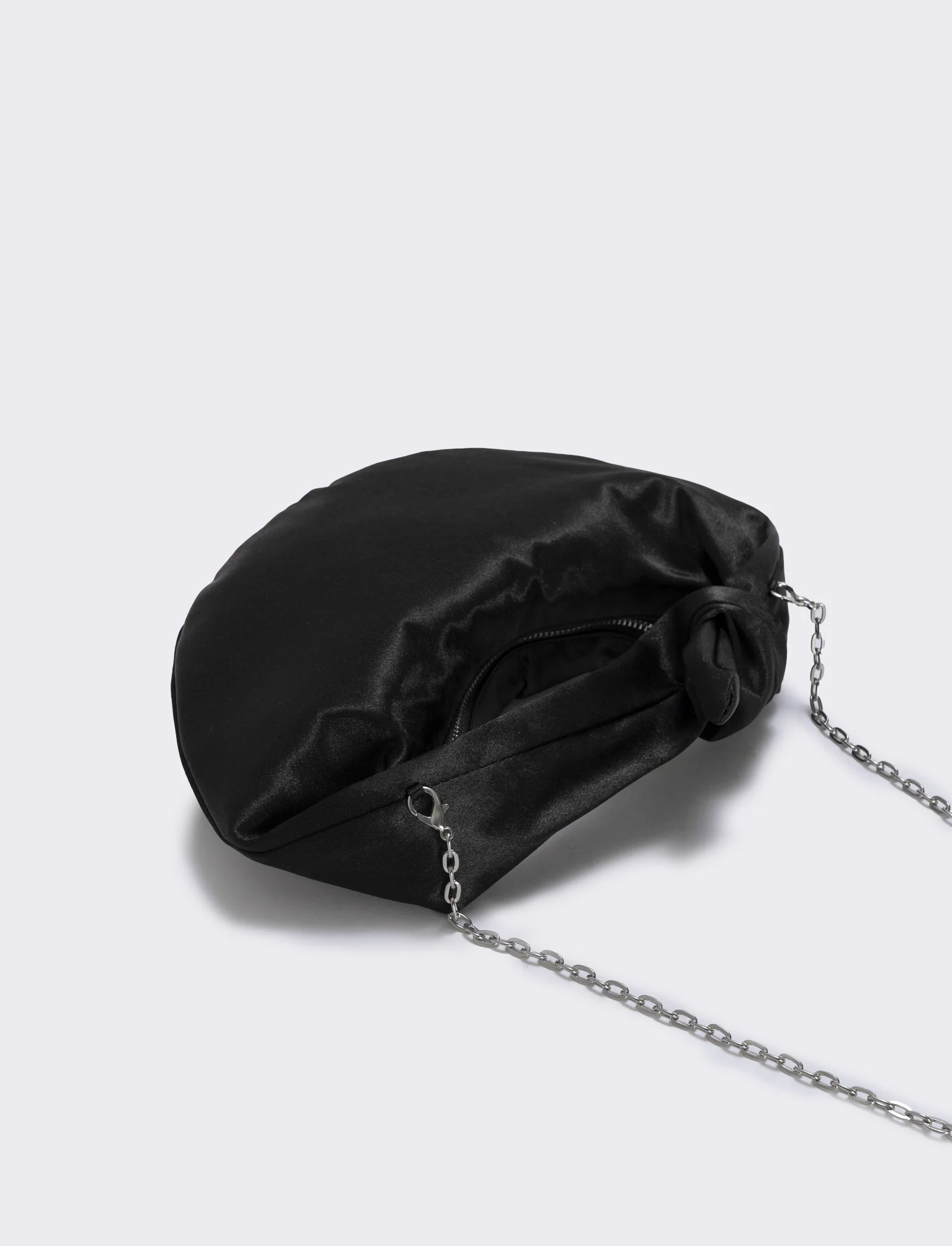 Borsetta satin con nodo e tracollina elegante - Nero - Image 2