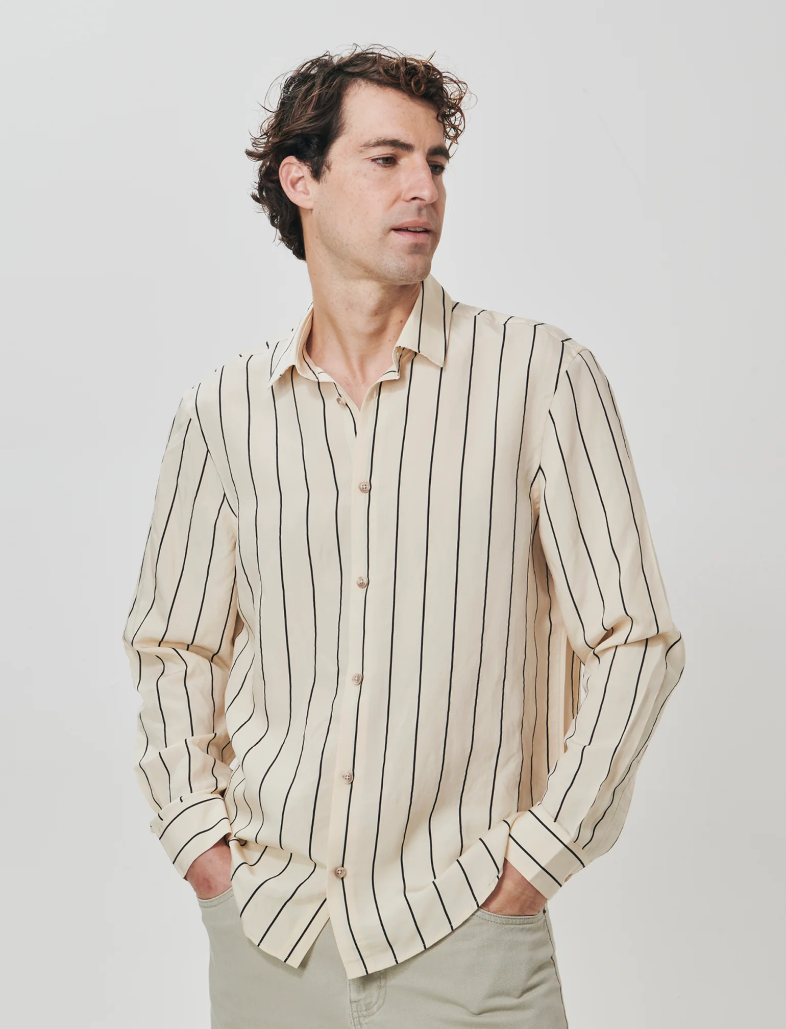 Camicia a righe in tessuto premium - Beige ecru - Image 3