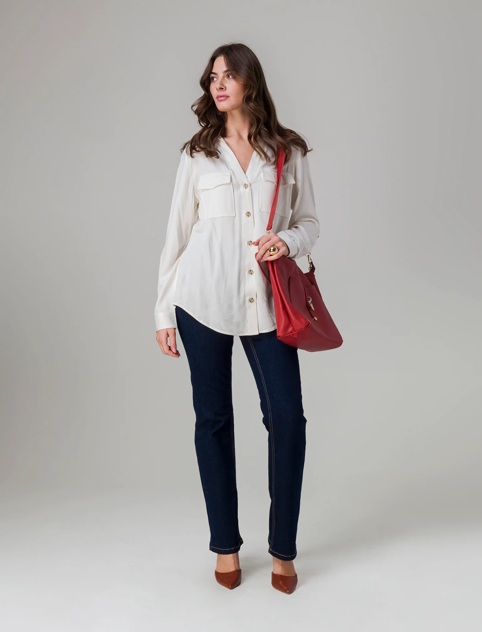 Camicia basica con tasche sul petto da donna - Avorio - Image 2
