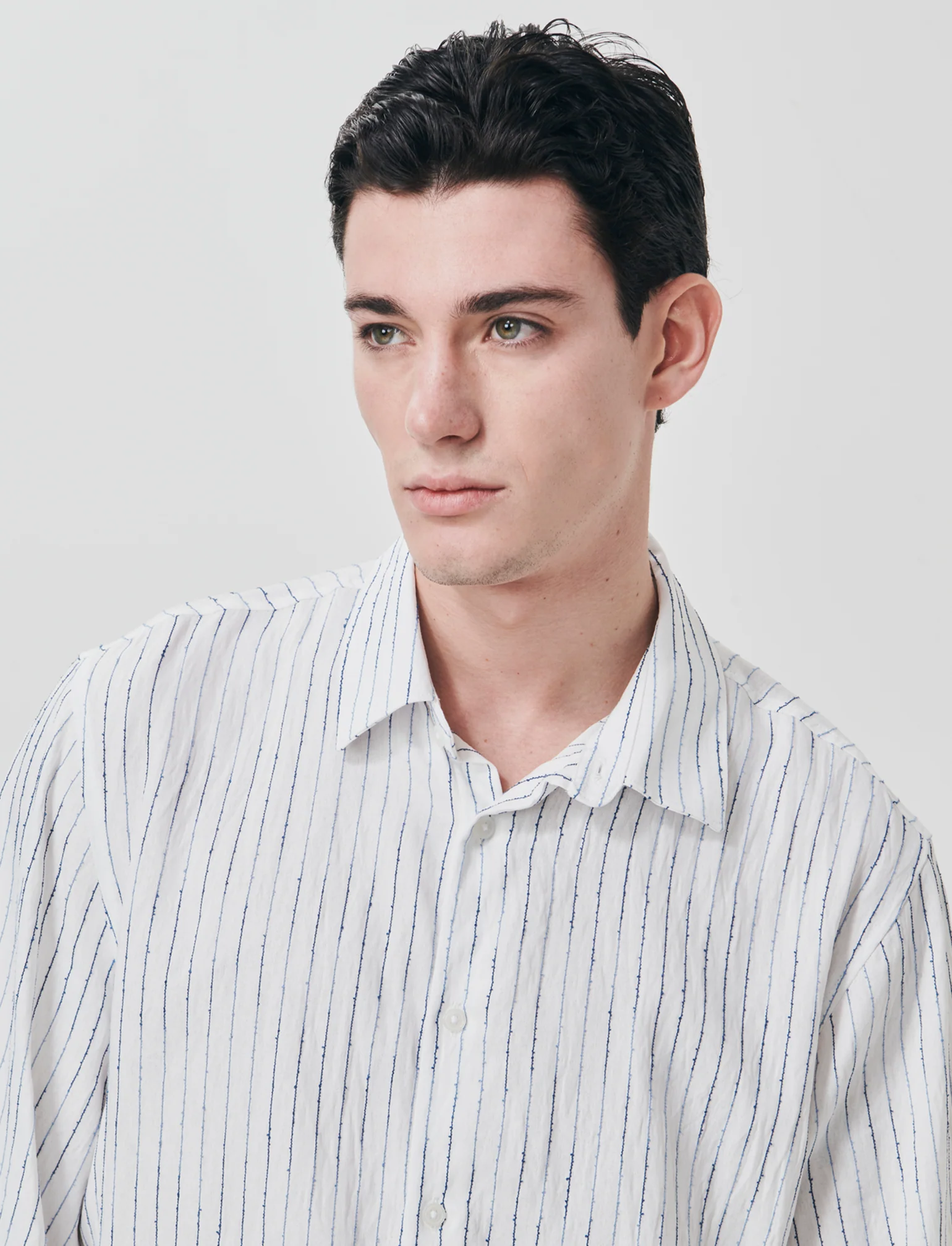 Camicia boxy fit a righe ricamate - Bianco