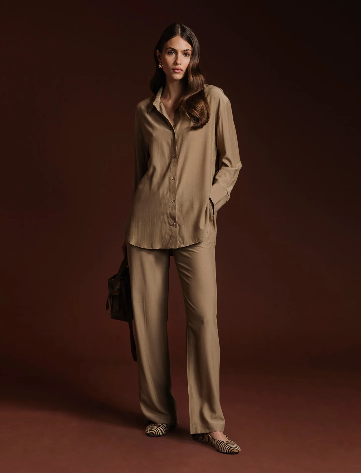 CAMICIA CON DOPPIO BOTTONE AL POLSO - Kaky 1 - Image 3