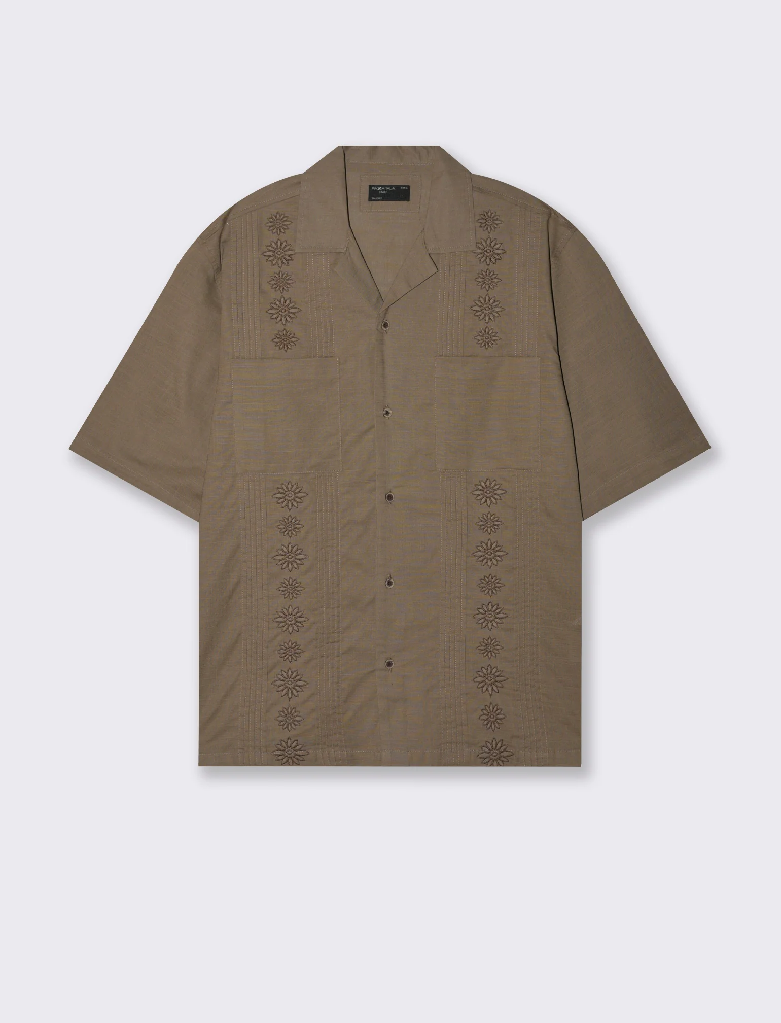 Camicia con ricami e doppio taschino da uomo - Grigio fango - Image 2