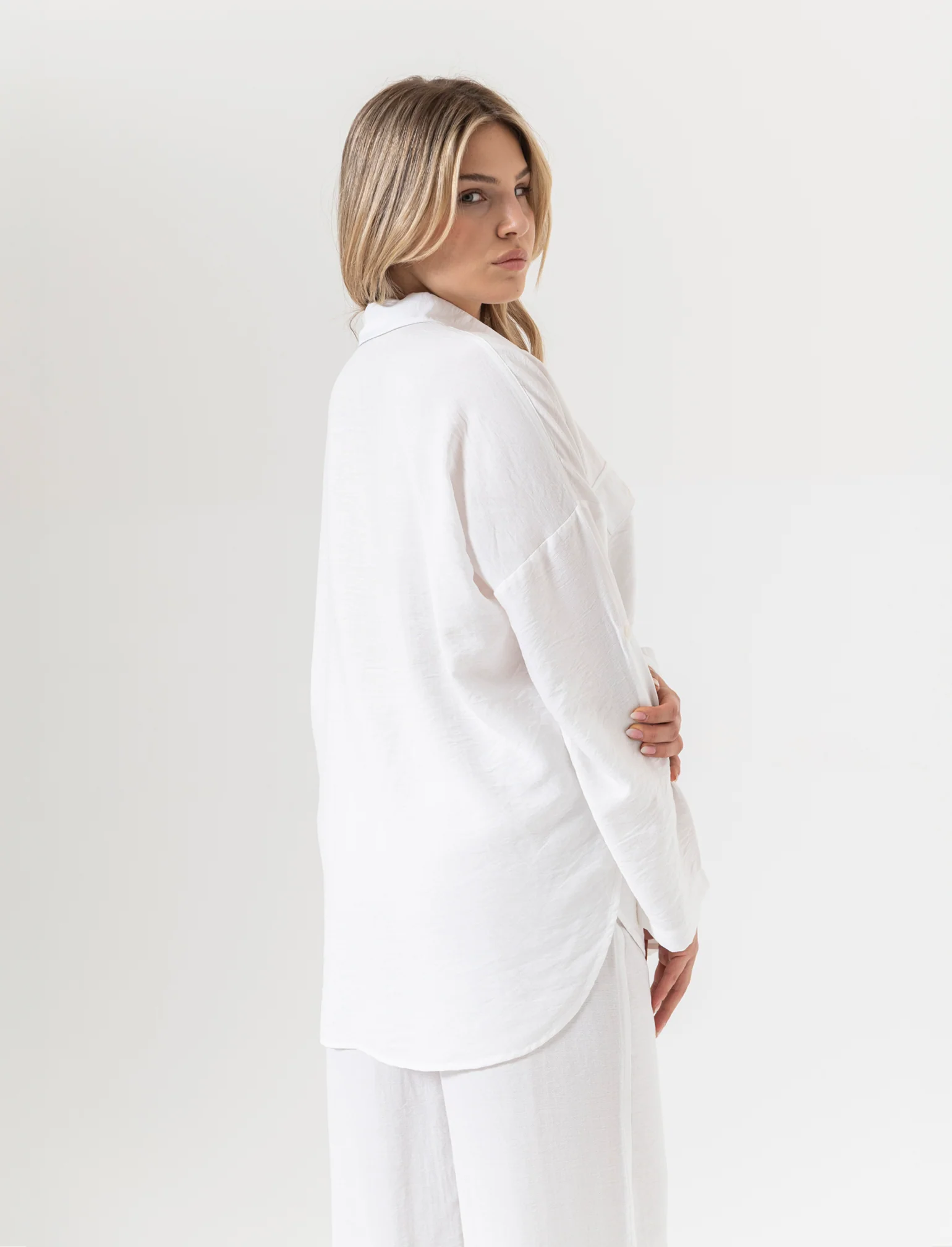 Camicia con tasche sul petto da donna - Bianco