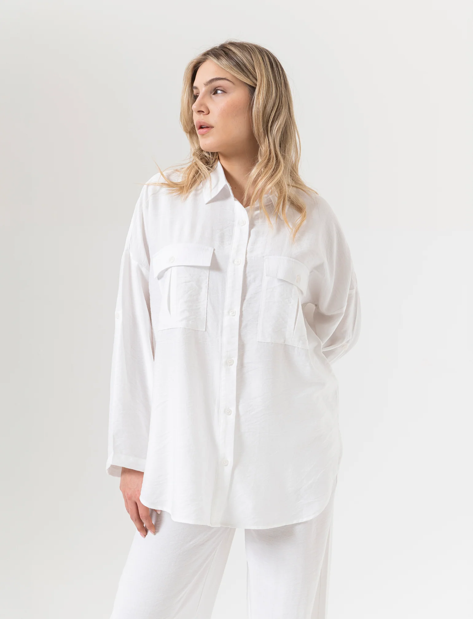 Camicia con tasche sul petto da donna - Bianco - Image 3