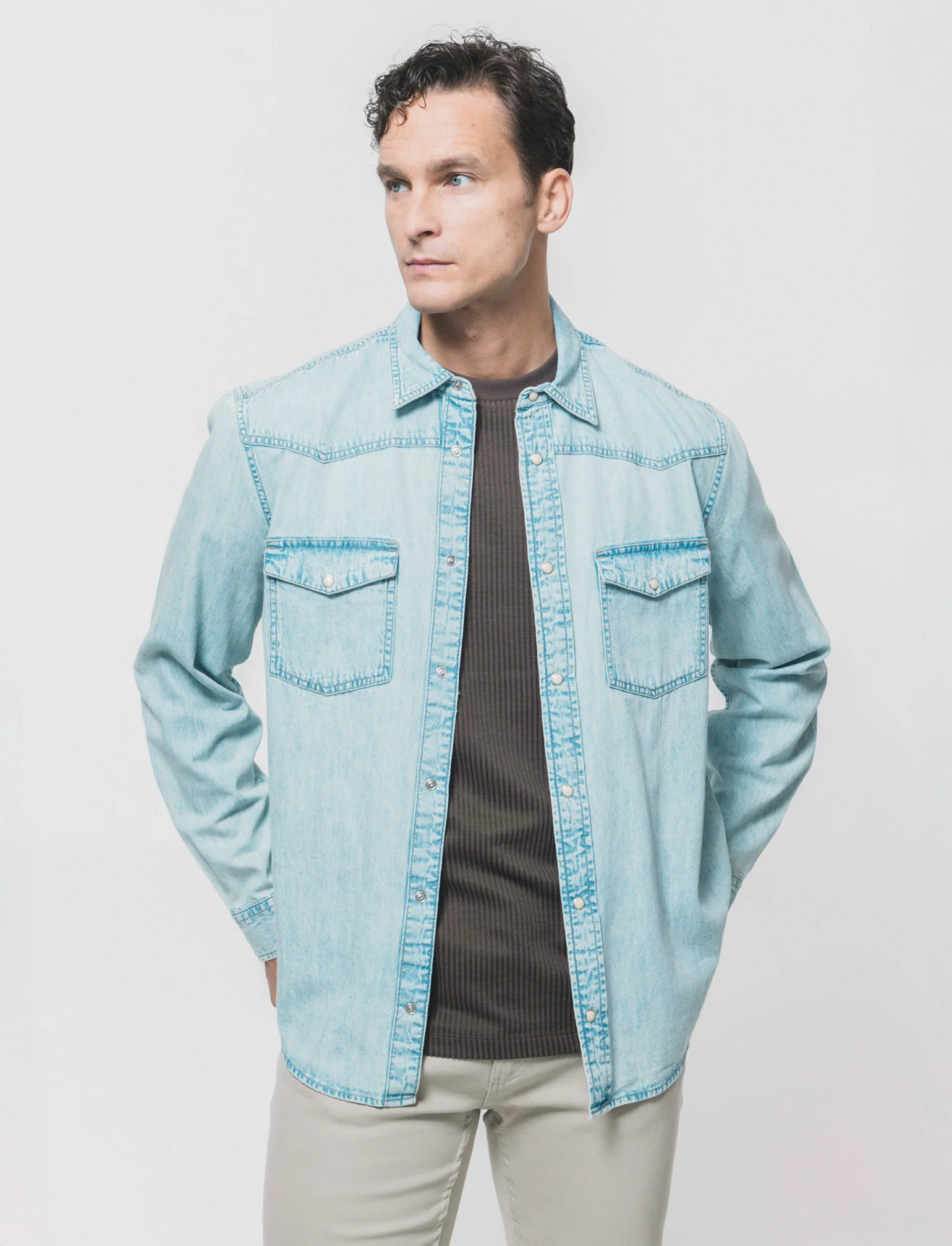 Camicia denim regular fit con tasche - Denim chiaro