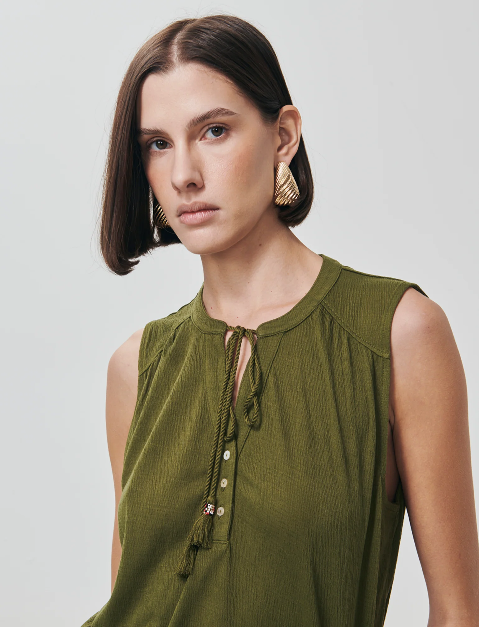 Camicia Giromanica con Scollo a V e Laccetto - Verde abete