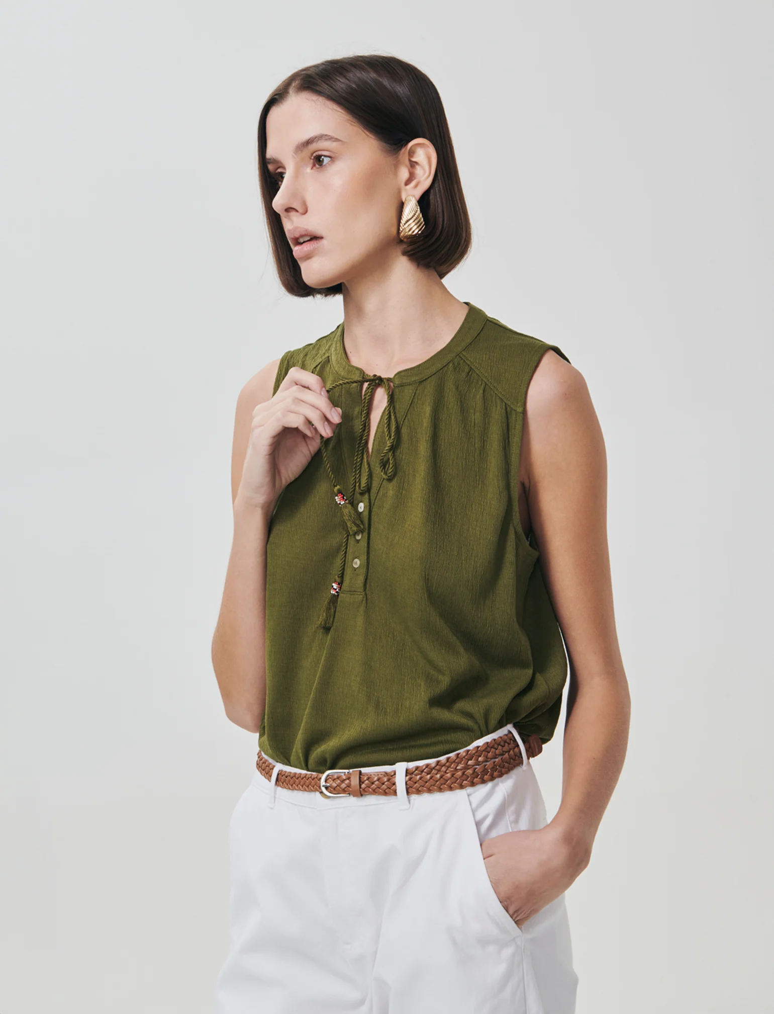 Camicia Giromanica con Scollo a V e Laccetto - Verde abete - Image 3