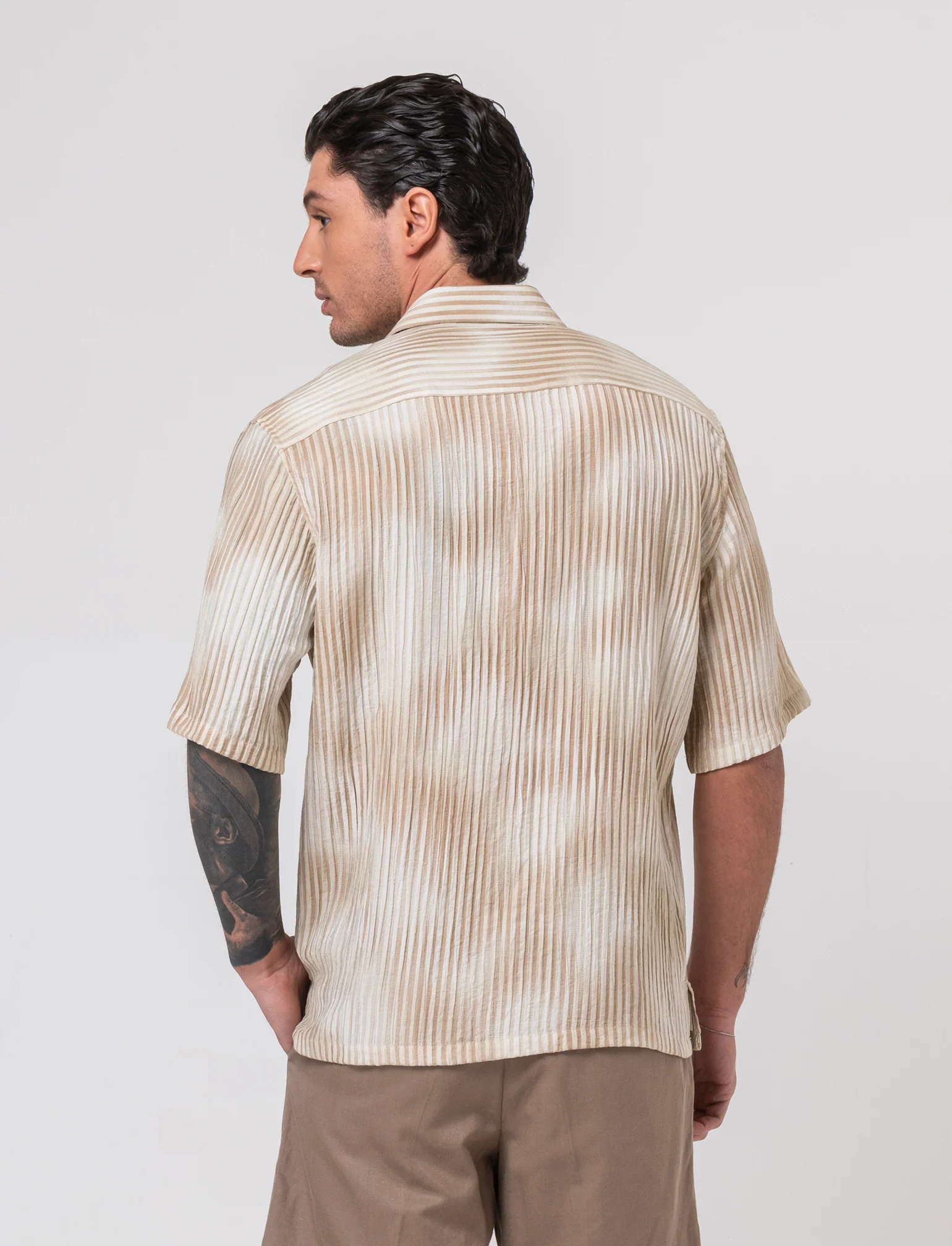 Camicia manica corta goffrata a righe da uomo - Beige - Image 2
