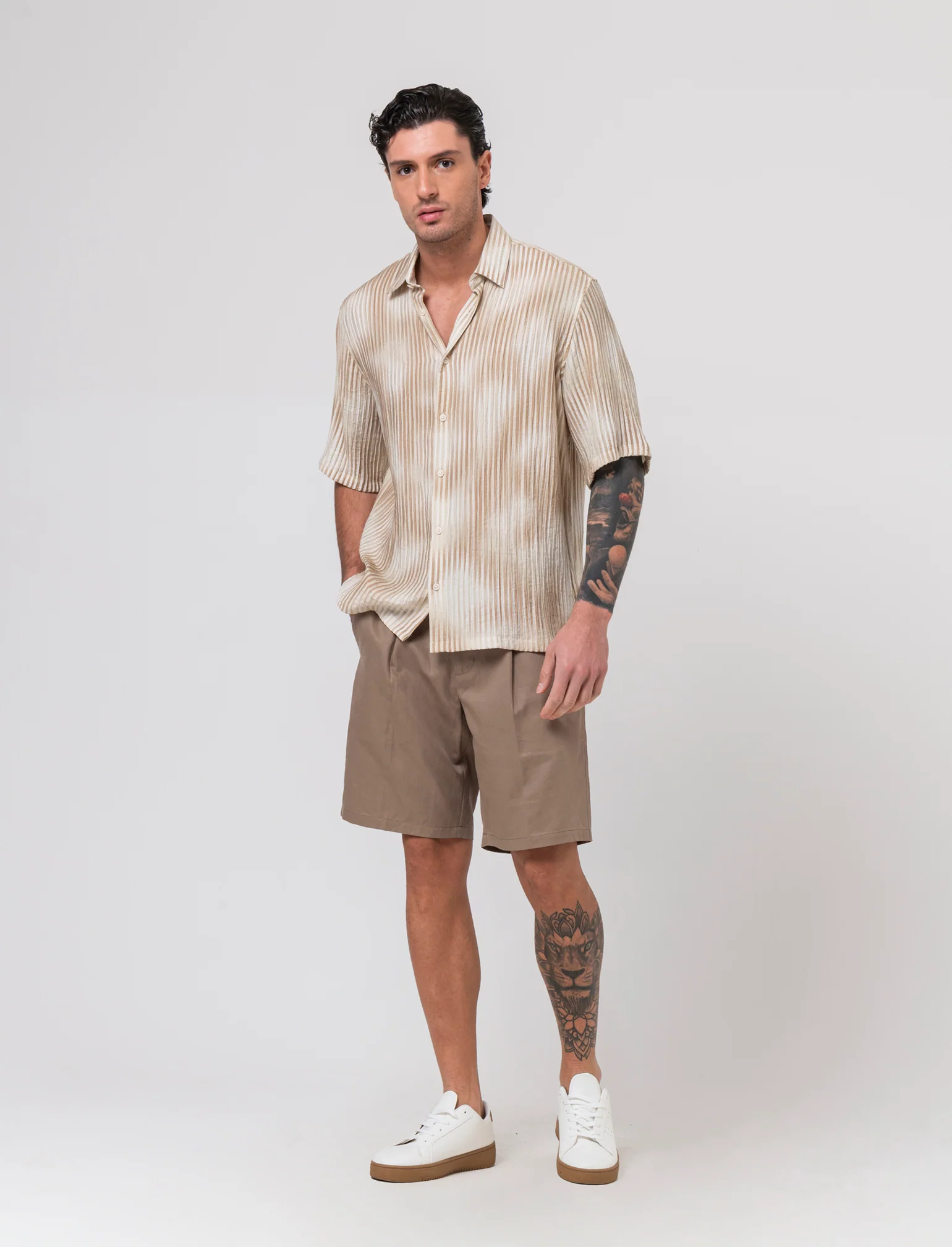 Camicia manica corta goffrata a righe da uomo - Beige - Image 3