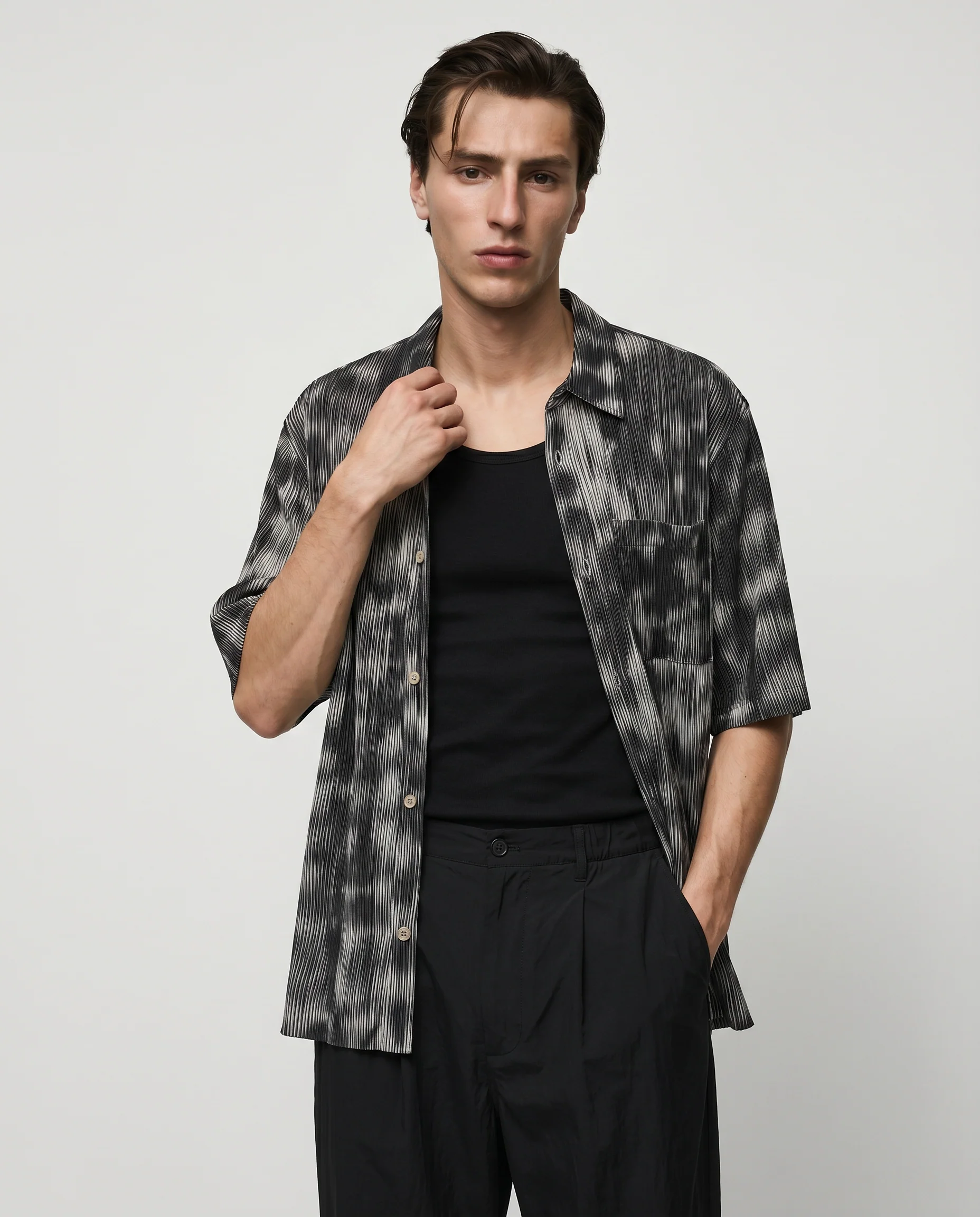 Camicia plissettata con stampa astratta - Nero - Image 3