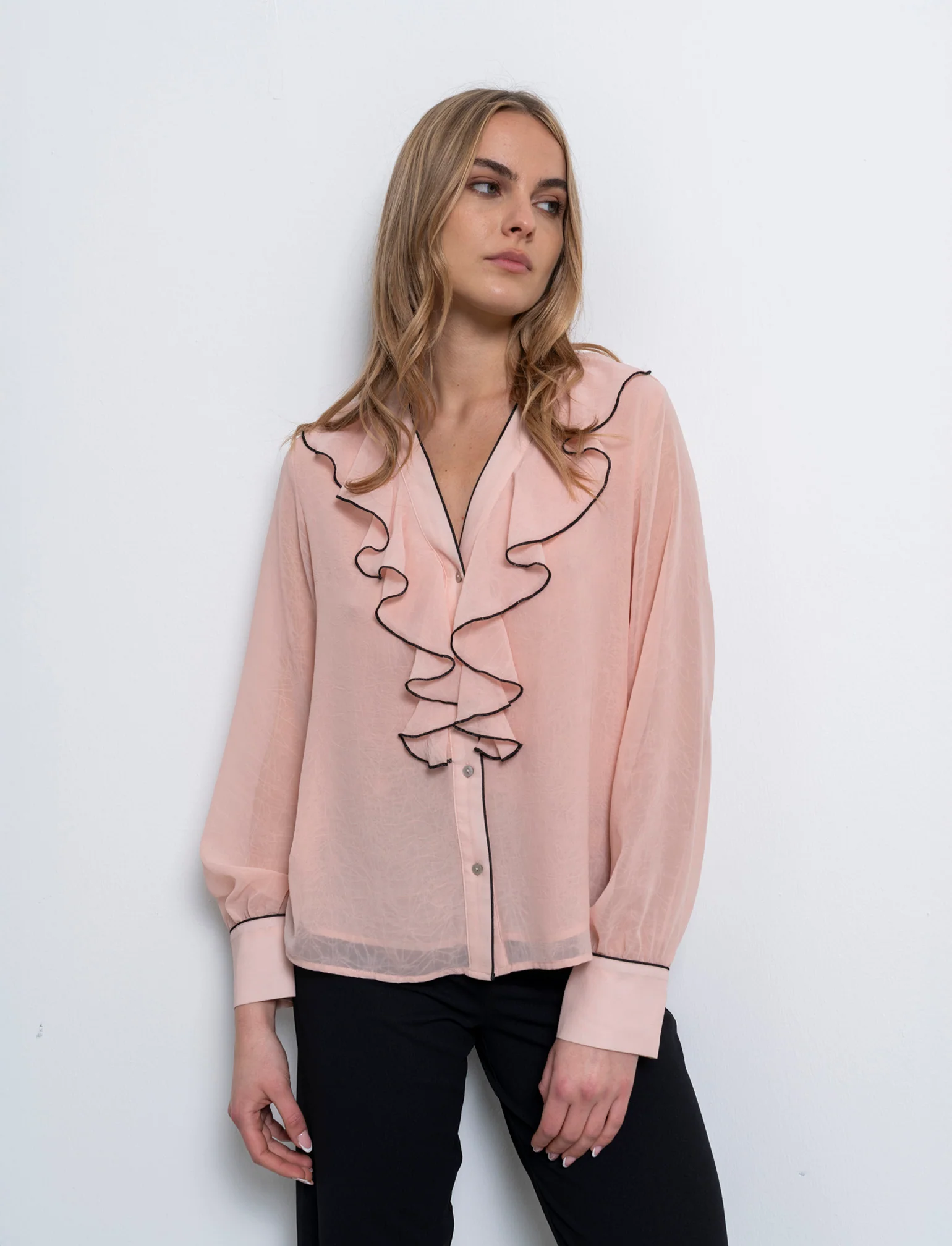 Camicia scollo a v e rusche da donna - Beige carne - Image 3