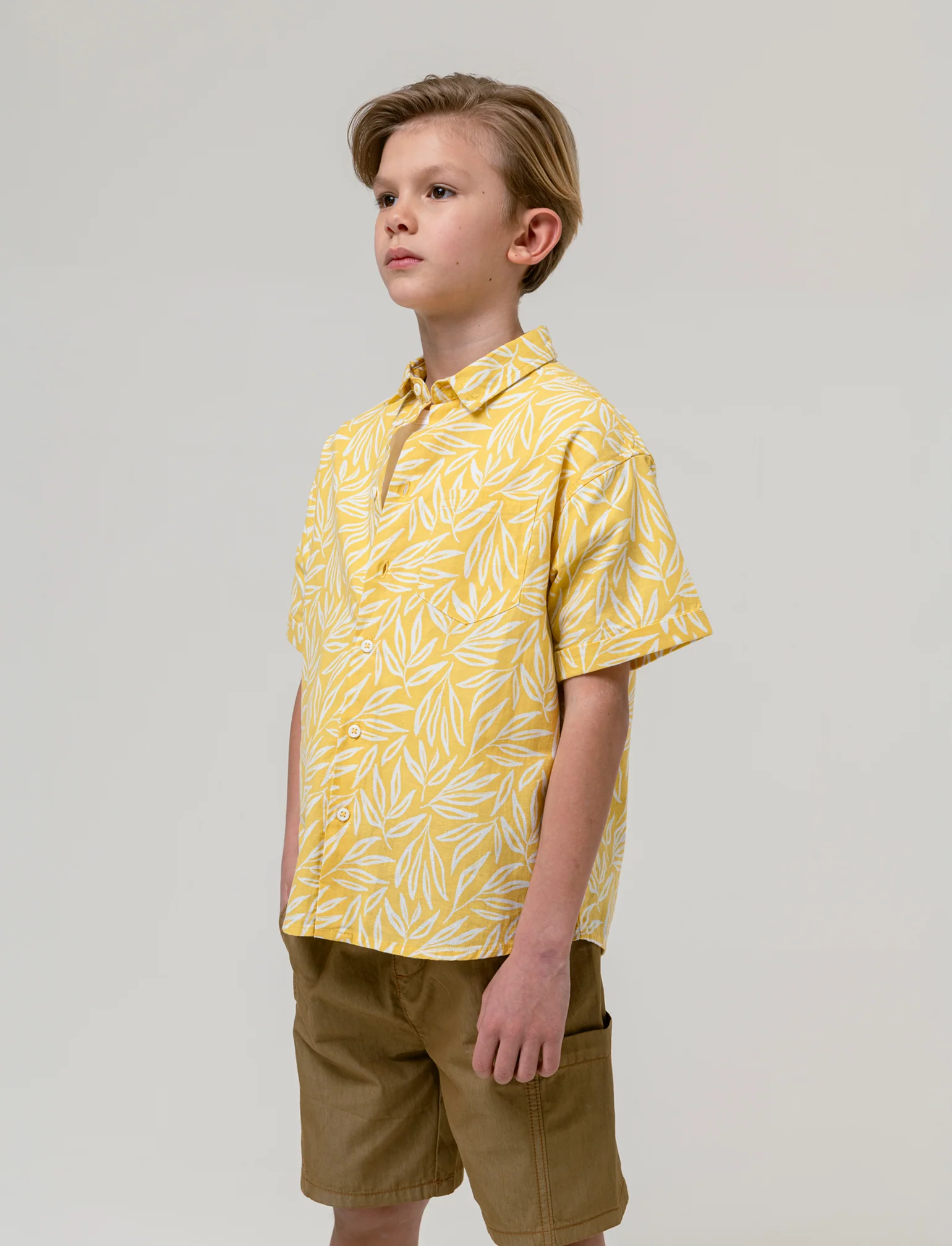 Camicia stampa foglie da bambino - Ocra