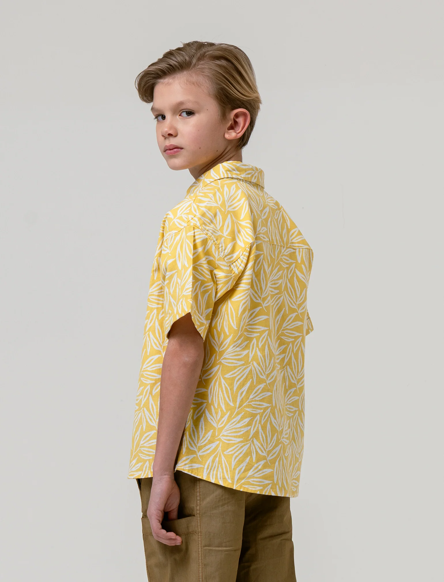 Camicia stampa foglie da bambino - Ocra - Image 2