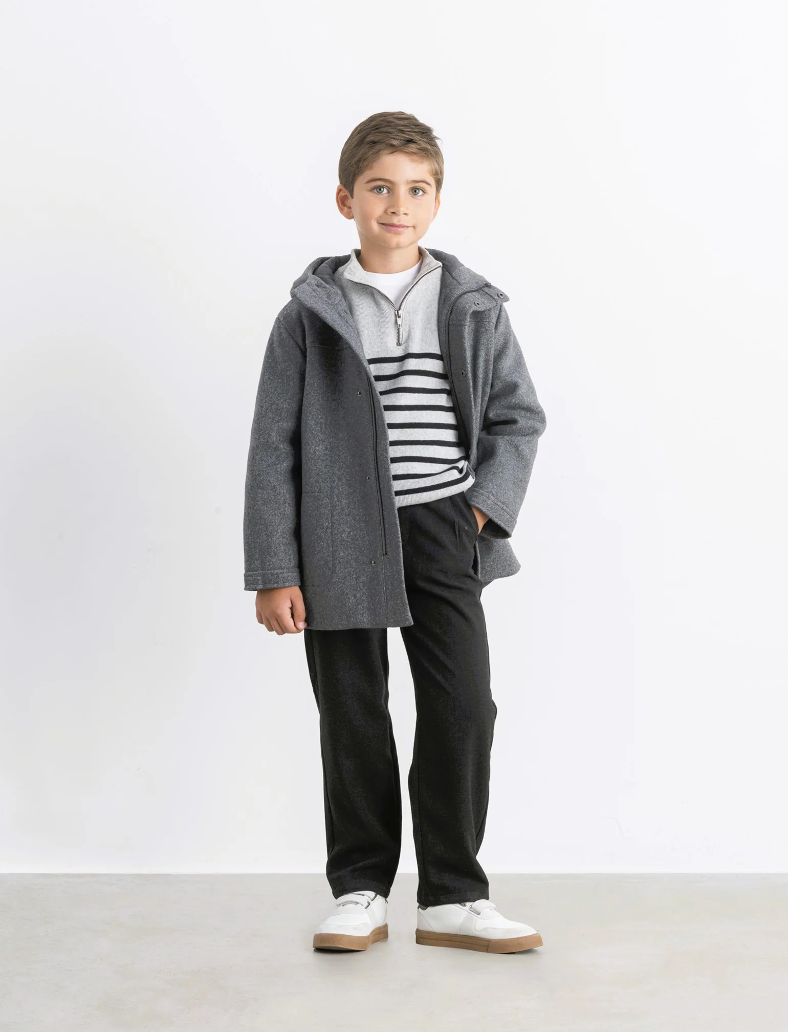 Cappotto con cappuccio. - Grigio - Image 2