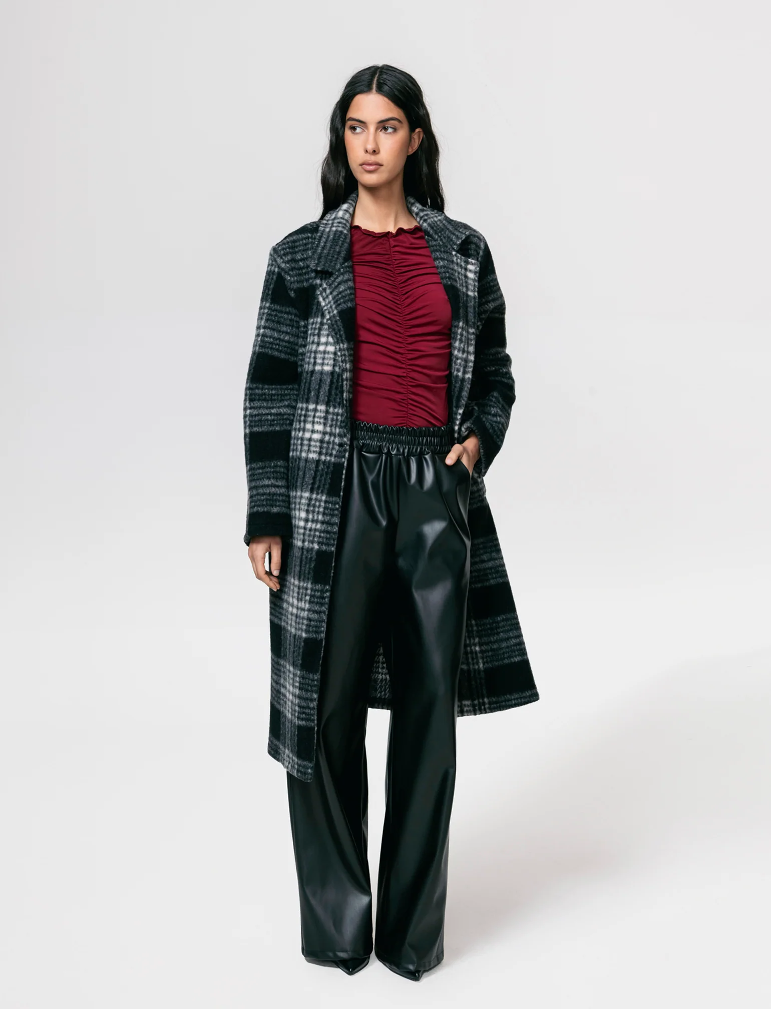 Cappotto over in tessuto a quadro - Nero - Image 2
