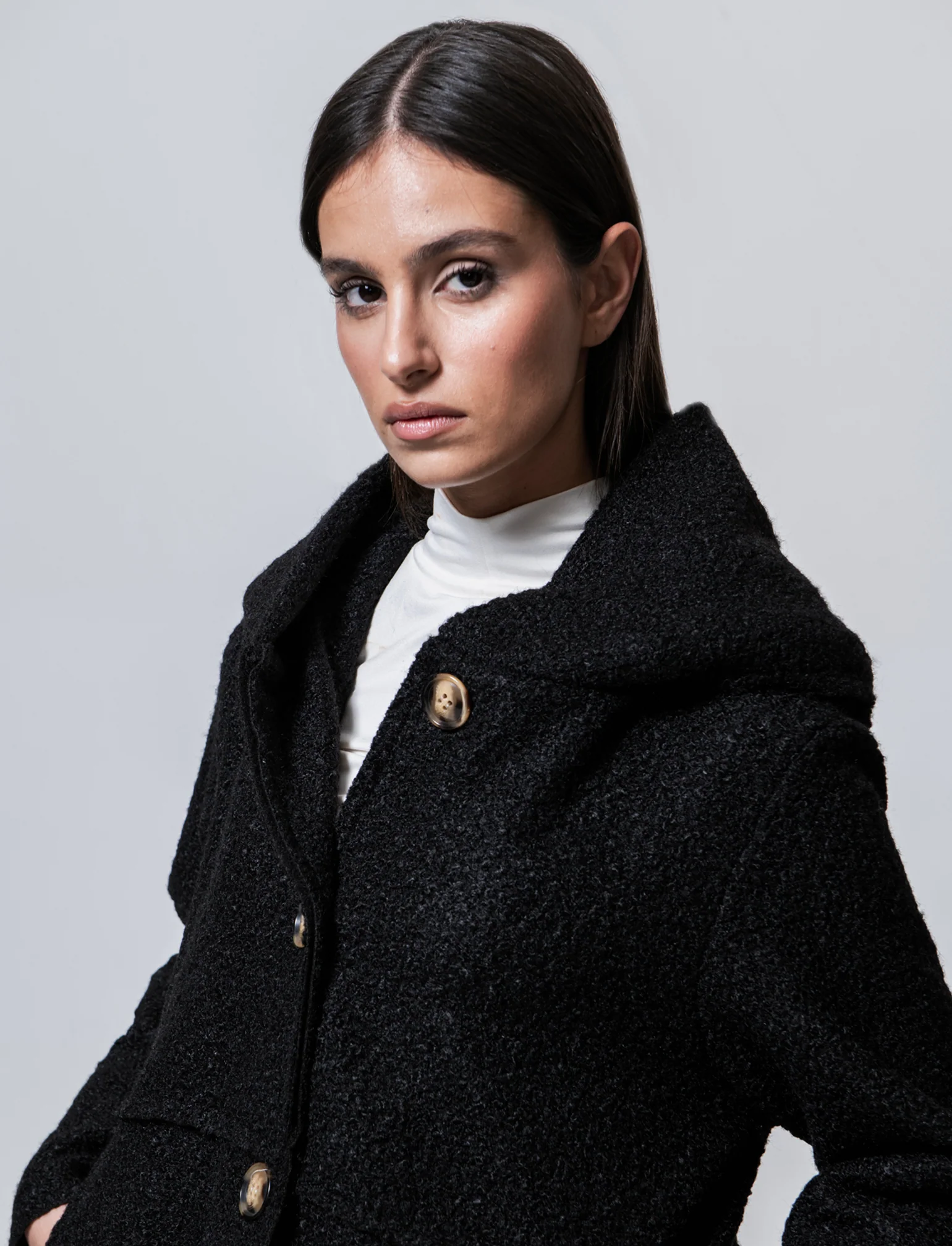 Cappotto su tessuto bouclè con cappuccio - Nero - Image 4