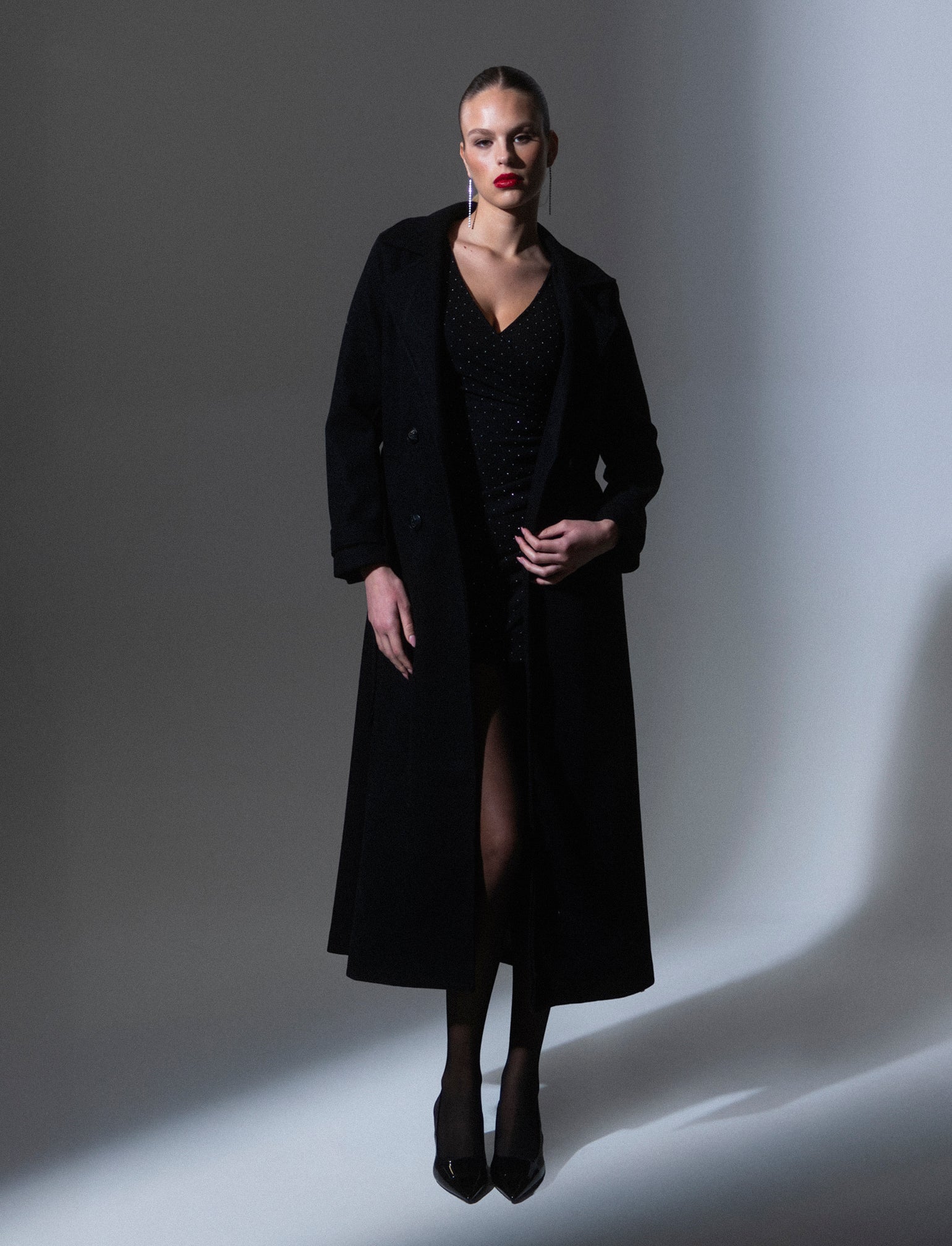 Cappotto trench doppiopetto con cintura - Nero - Image 3