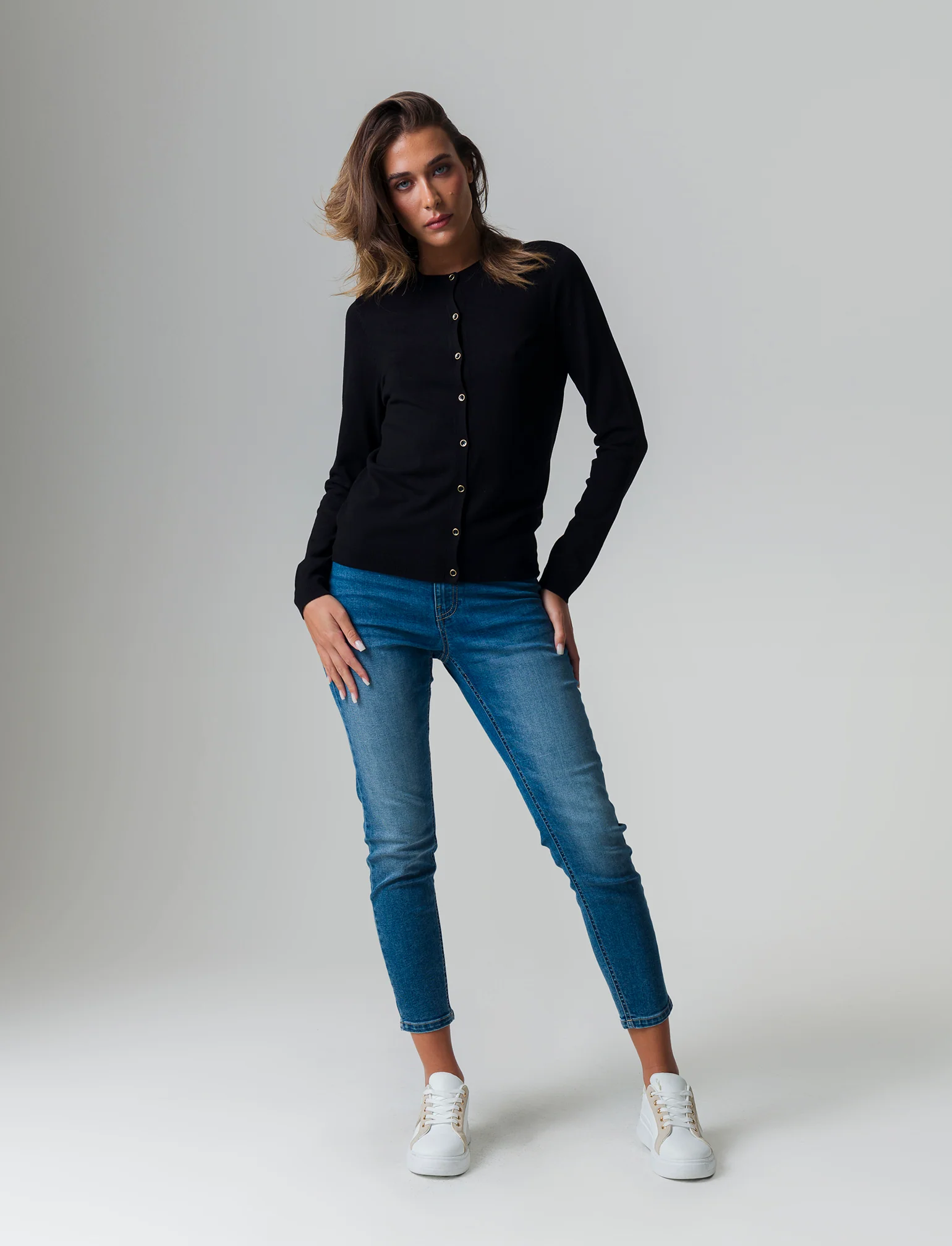 Cardigan basico da donna - Nero - Image 2