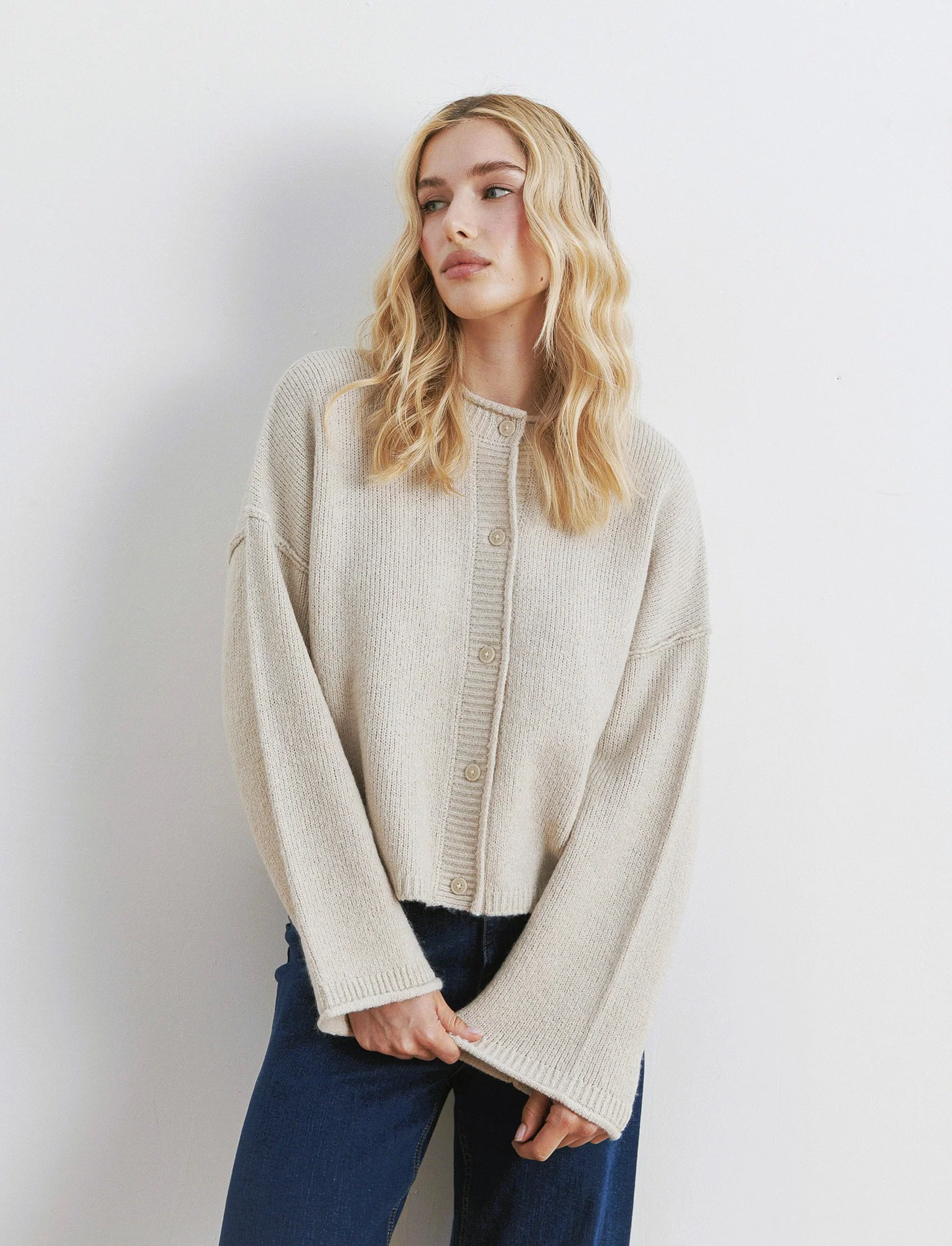 CARDIGAN CON BOTTONI EFFETTO TARTARUGATO - Beige grano