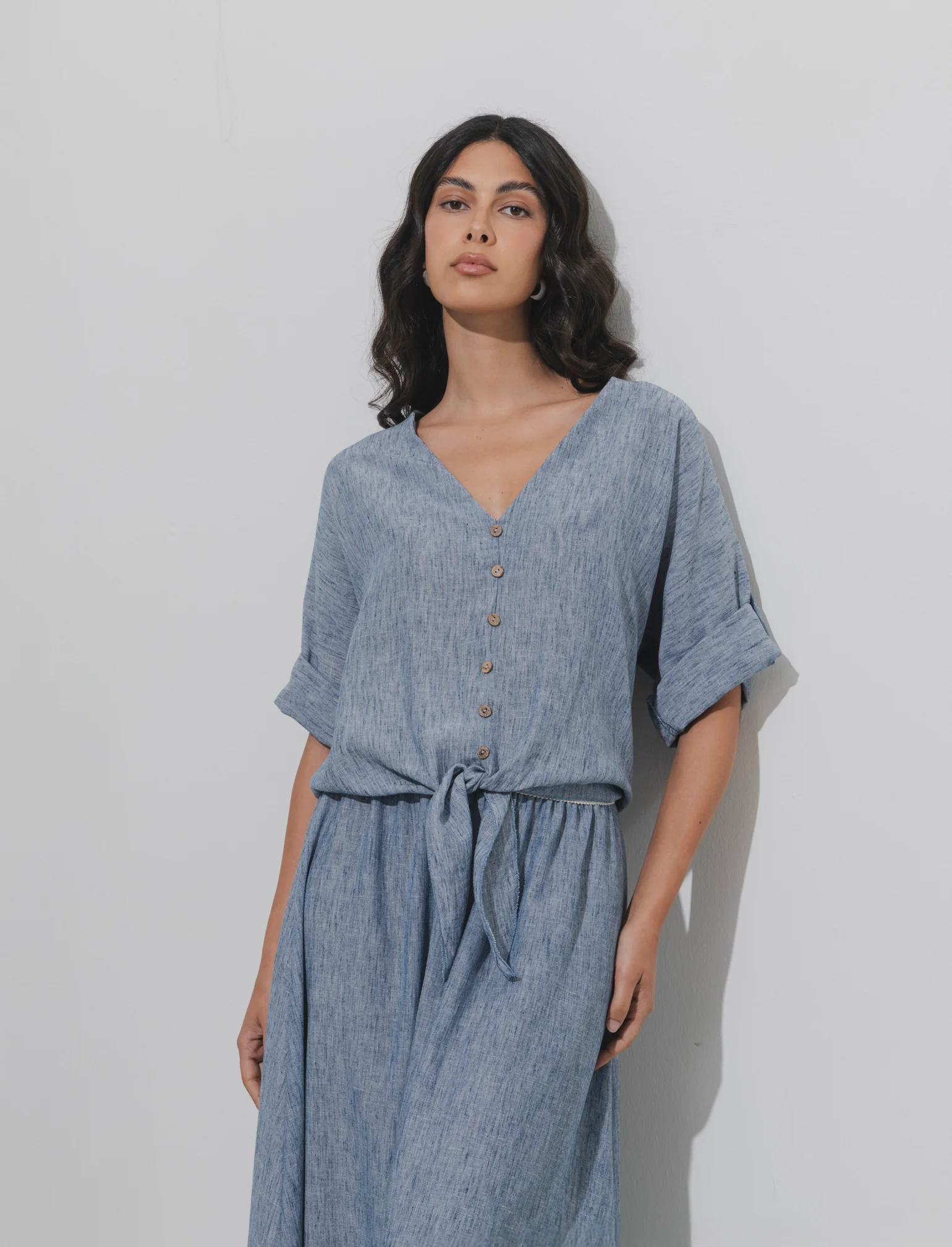 Casacca con bottoni scollo a V - Denim - Image 2