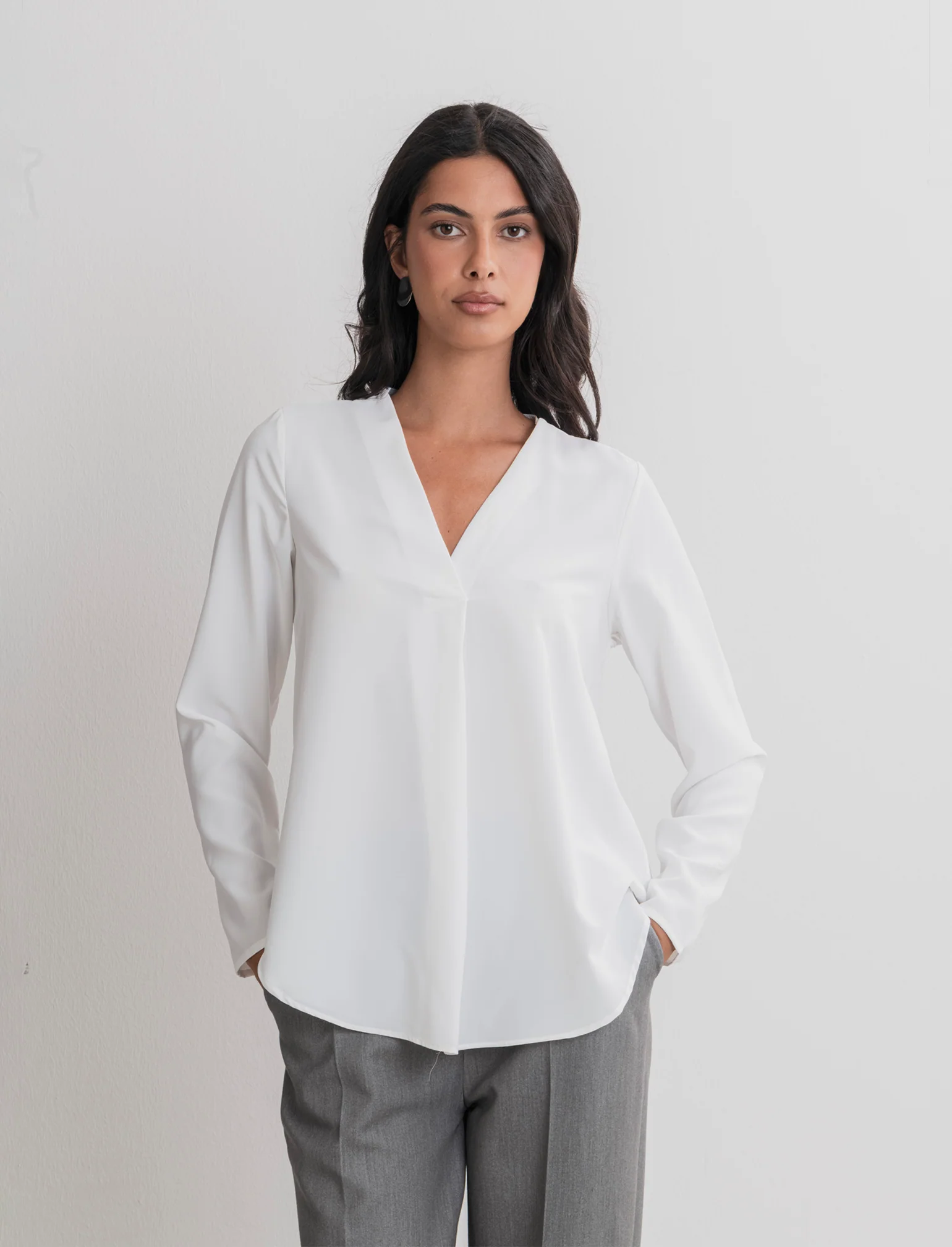 CASACCA CON SCOLLO A V - Bianco panna - Image 3