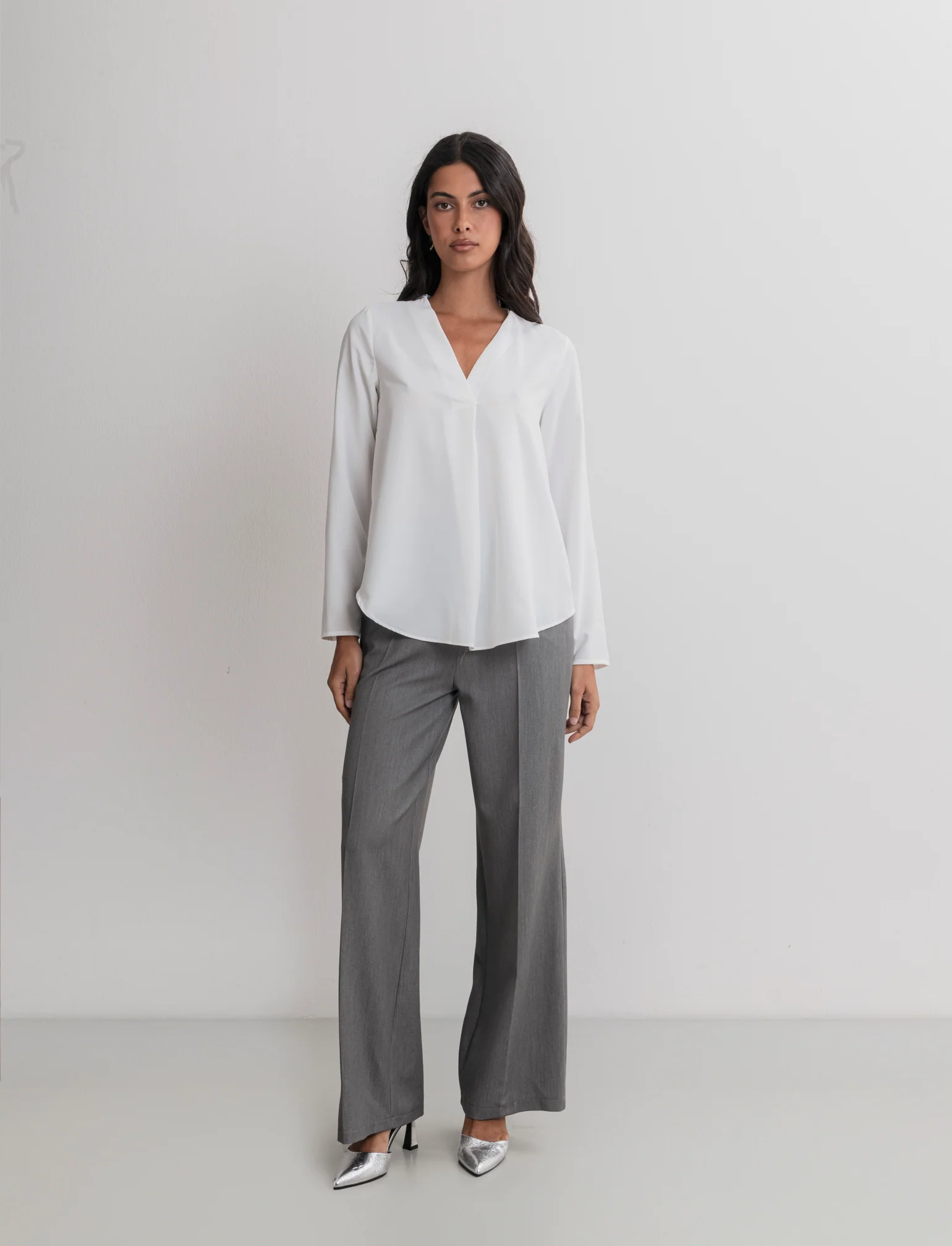 CASACCA CON SCOLLO A V - Bianco panna - Image 4