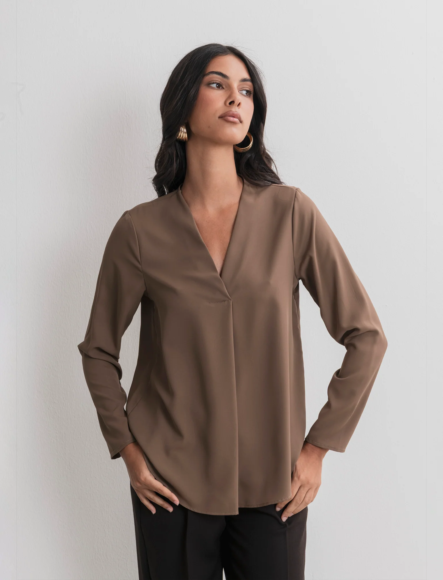 CASACCA CON SCOLLO A V - Cacao - Image 4