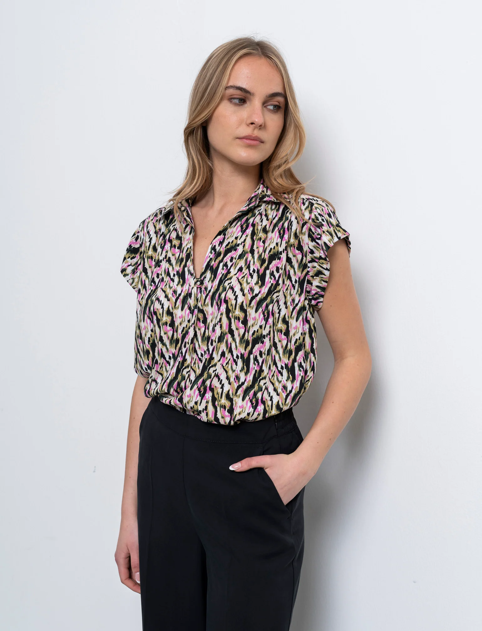 Casacca con scollo a v da donna - var 1