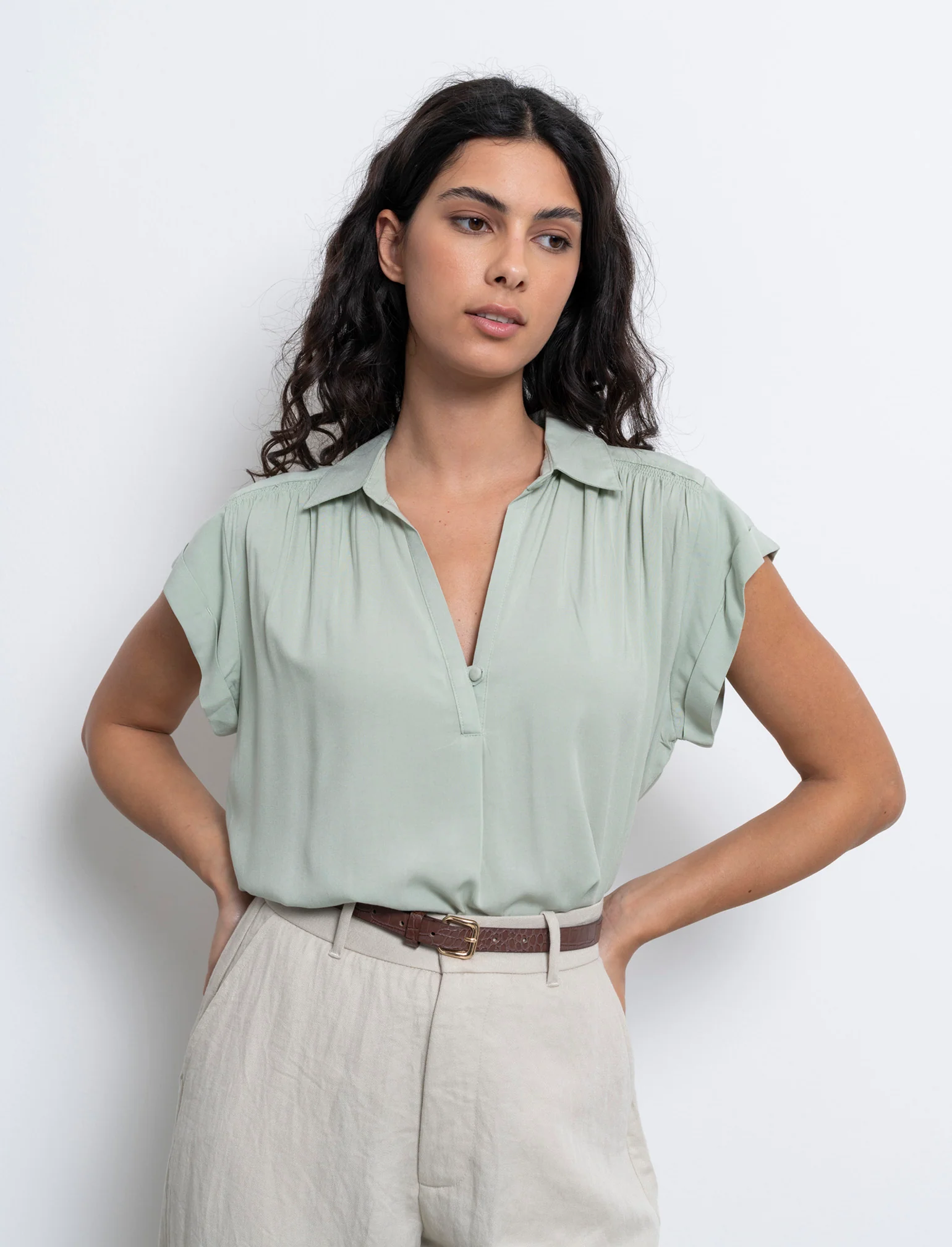 Casacca mezzamanica con scollo a V da donna - Verdino