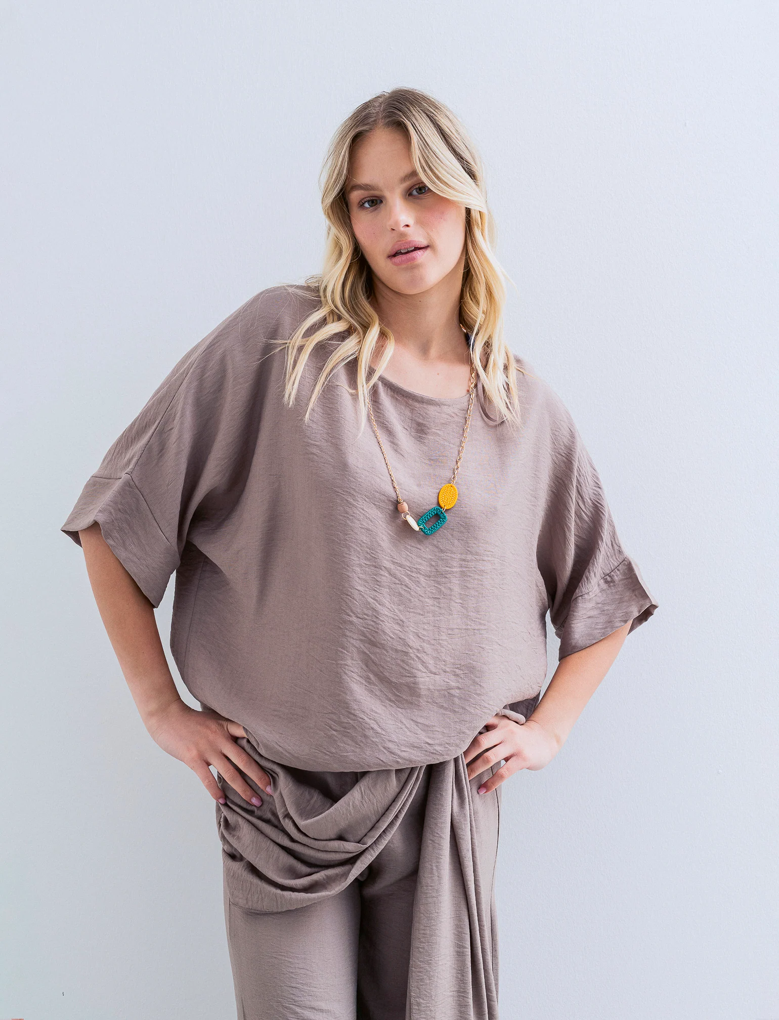 Casacca over con collana - Grigio fango