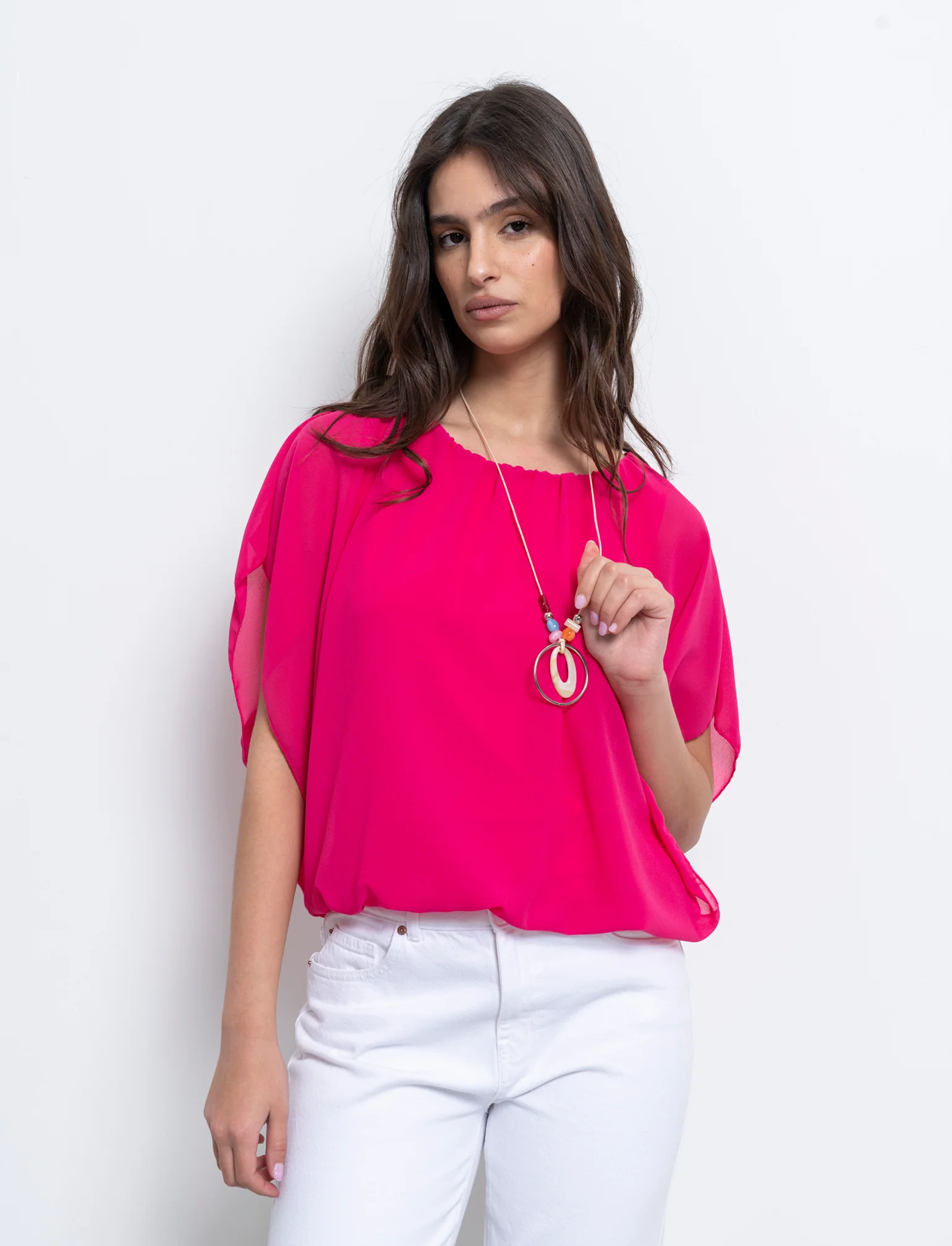 Casacca smanicata in tessuto leggero con collana - Fuxia