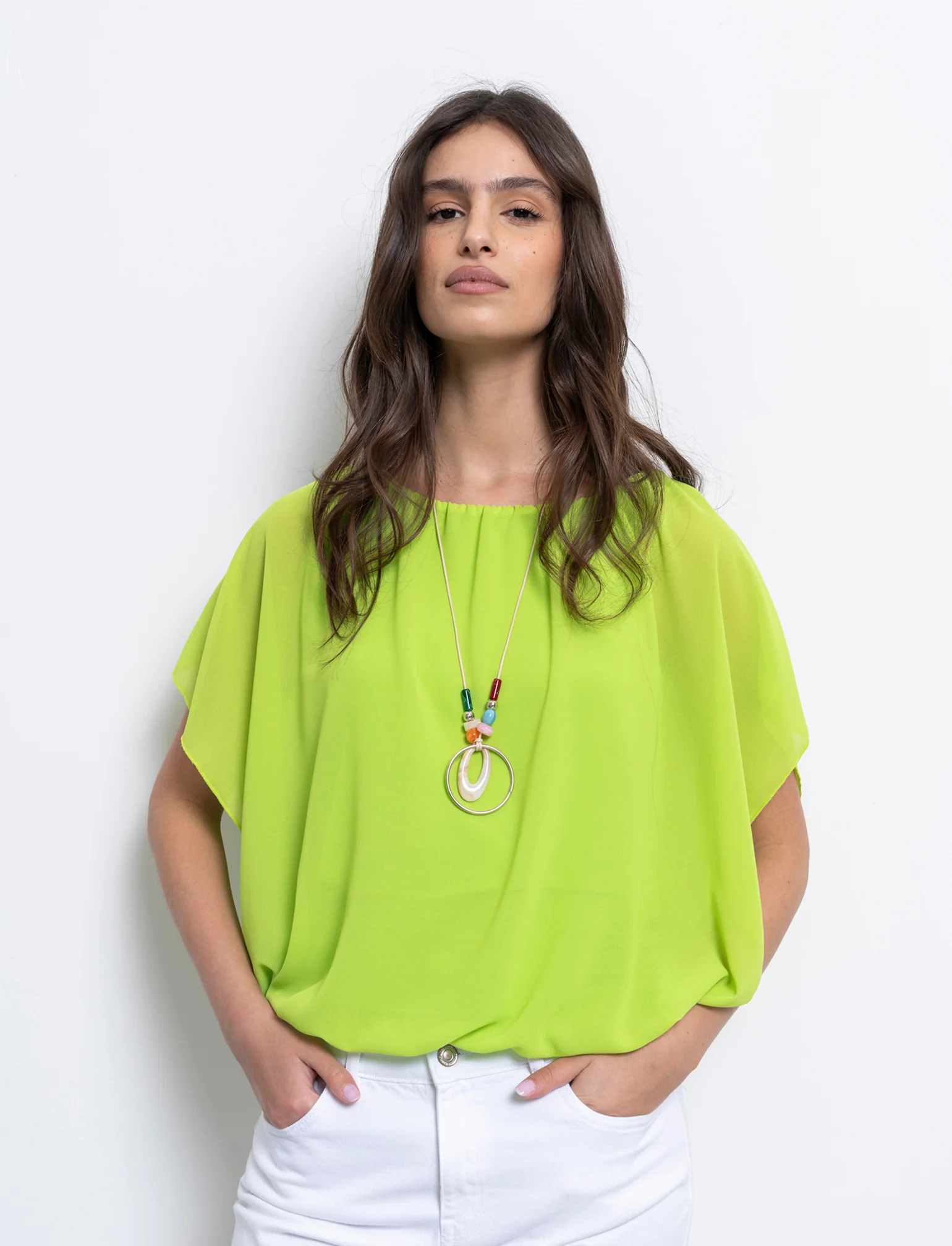 Casacca smanicata in tessuto leggero con collana - Verde