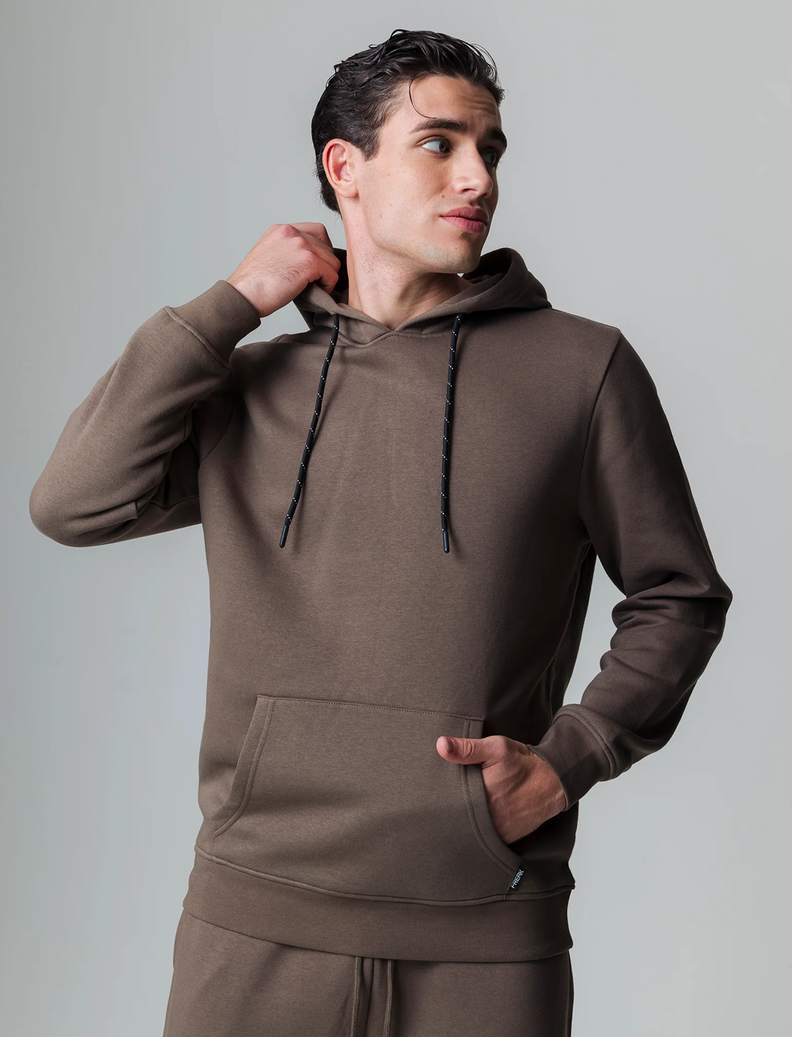 Felpa basic con cappuccio da uomo - Grigio fango - Image 3