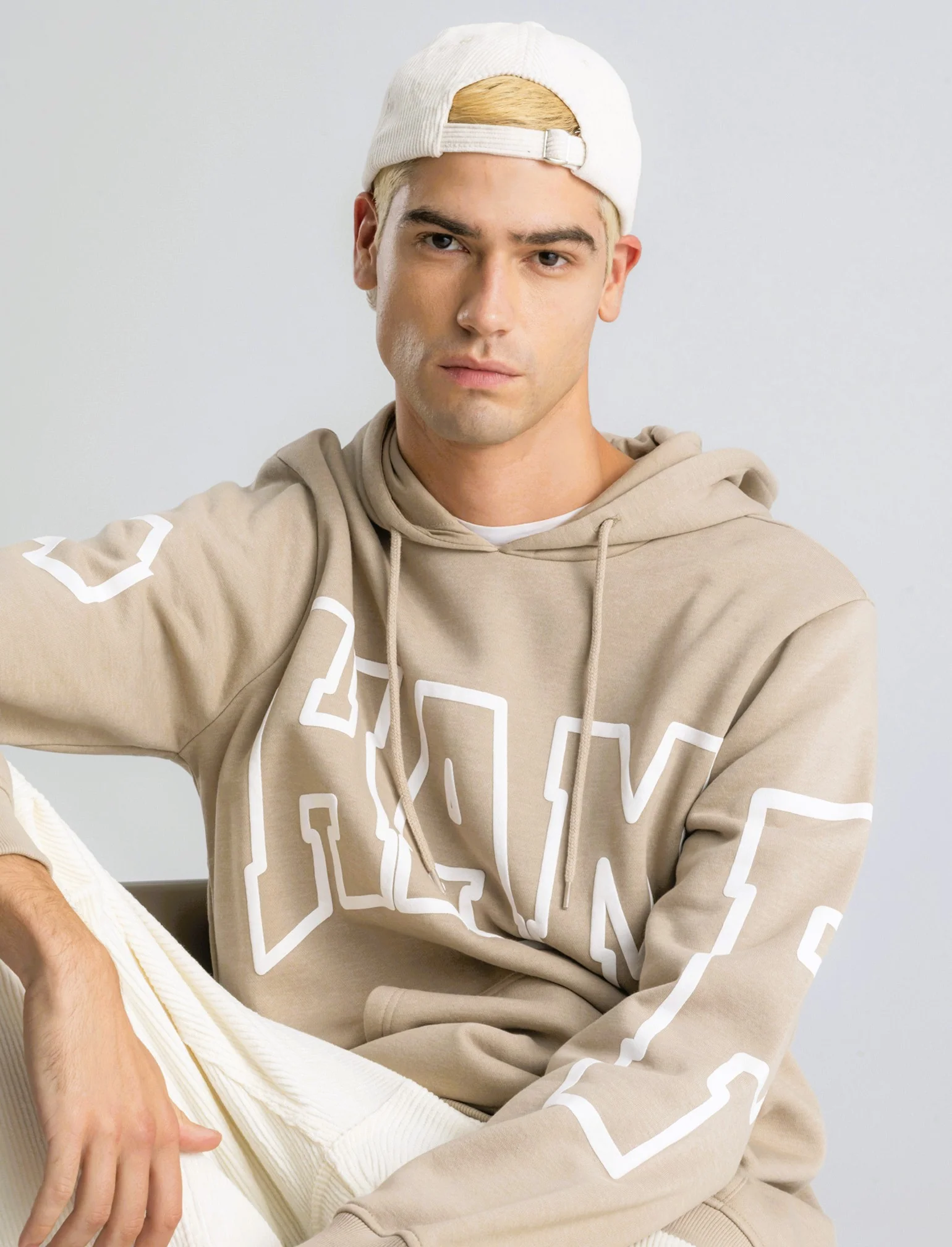 FELPA CON CAPPUCCIO E STAMPA - Beige